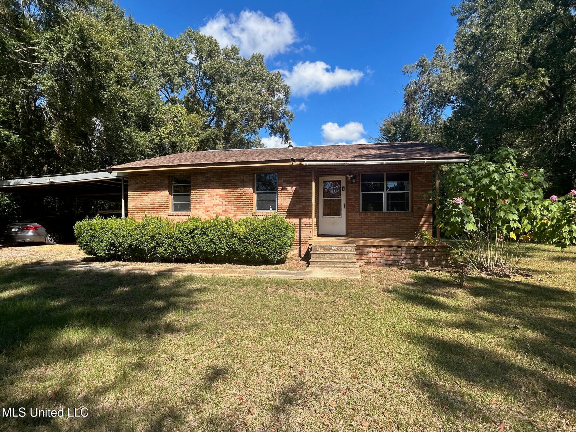 1431 N Dr M L King North Street — photo
