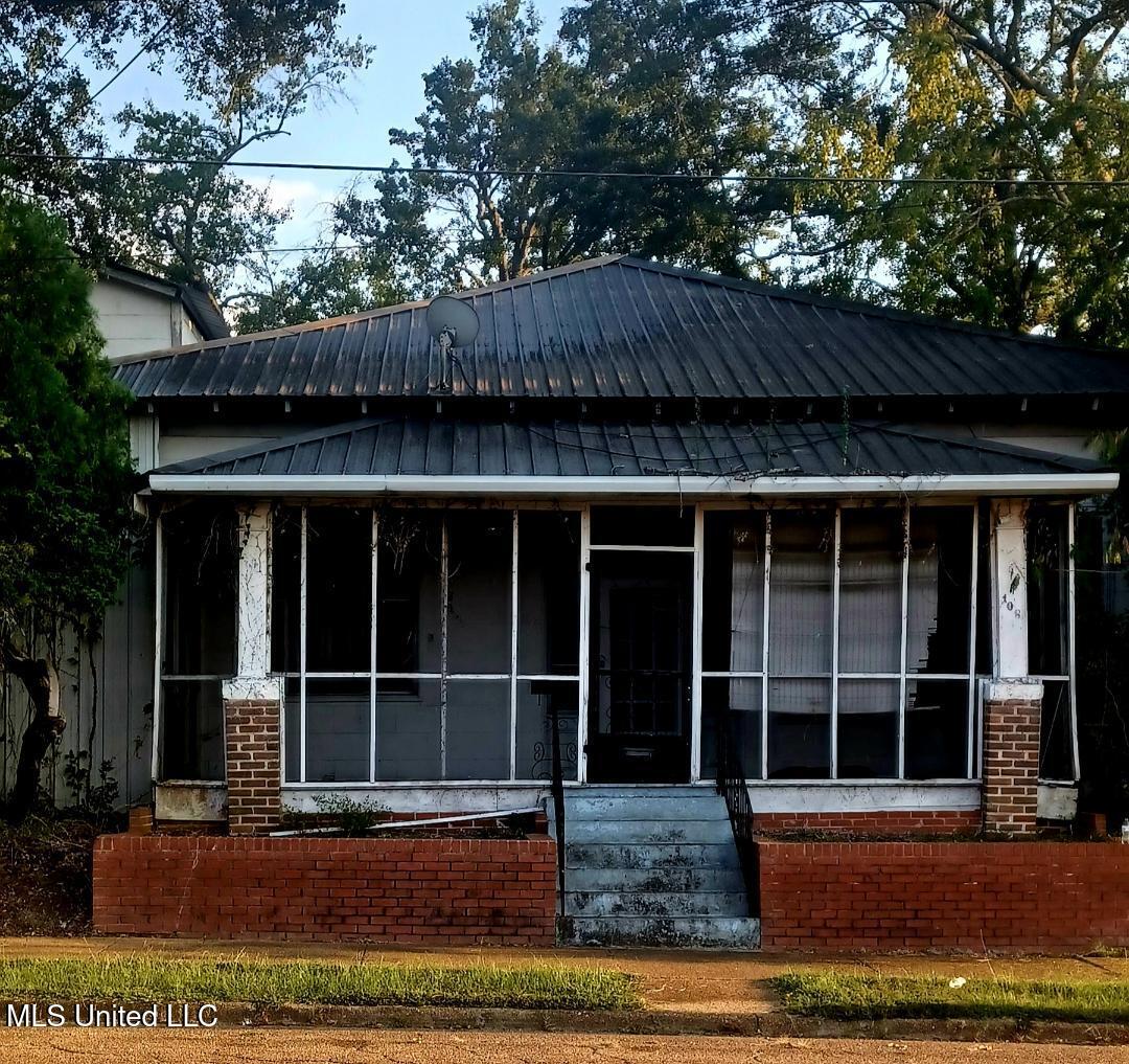 108 E North Street — photo