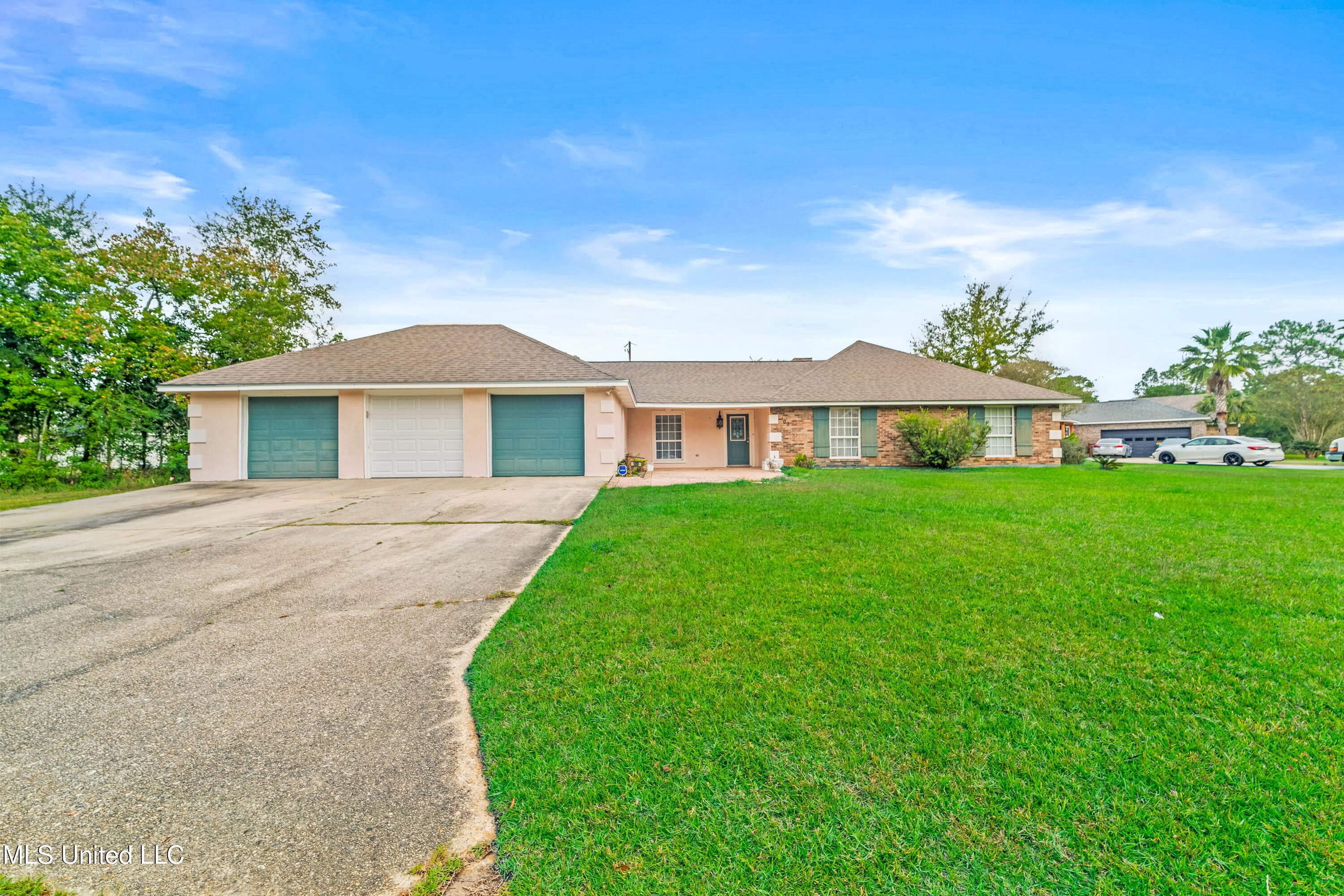 109 Fernwood Drive — photo