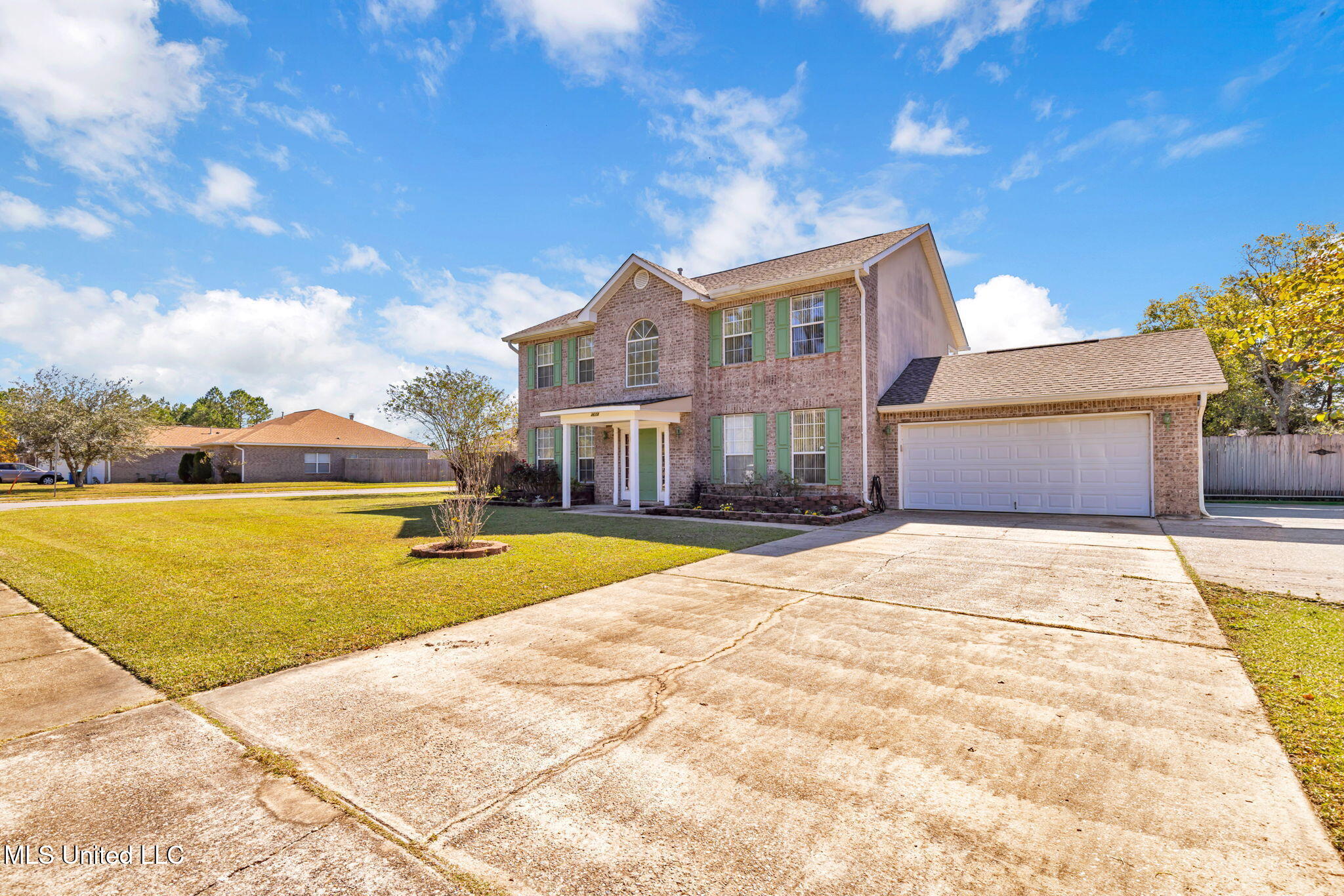 4608 Pinehaven Drive — photo