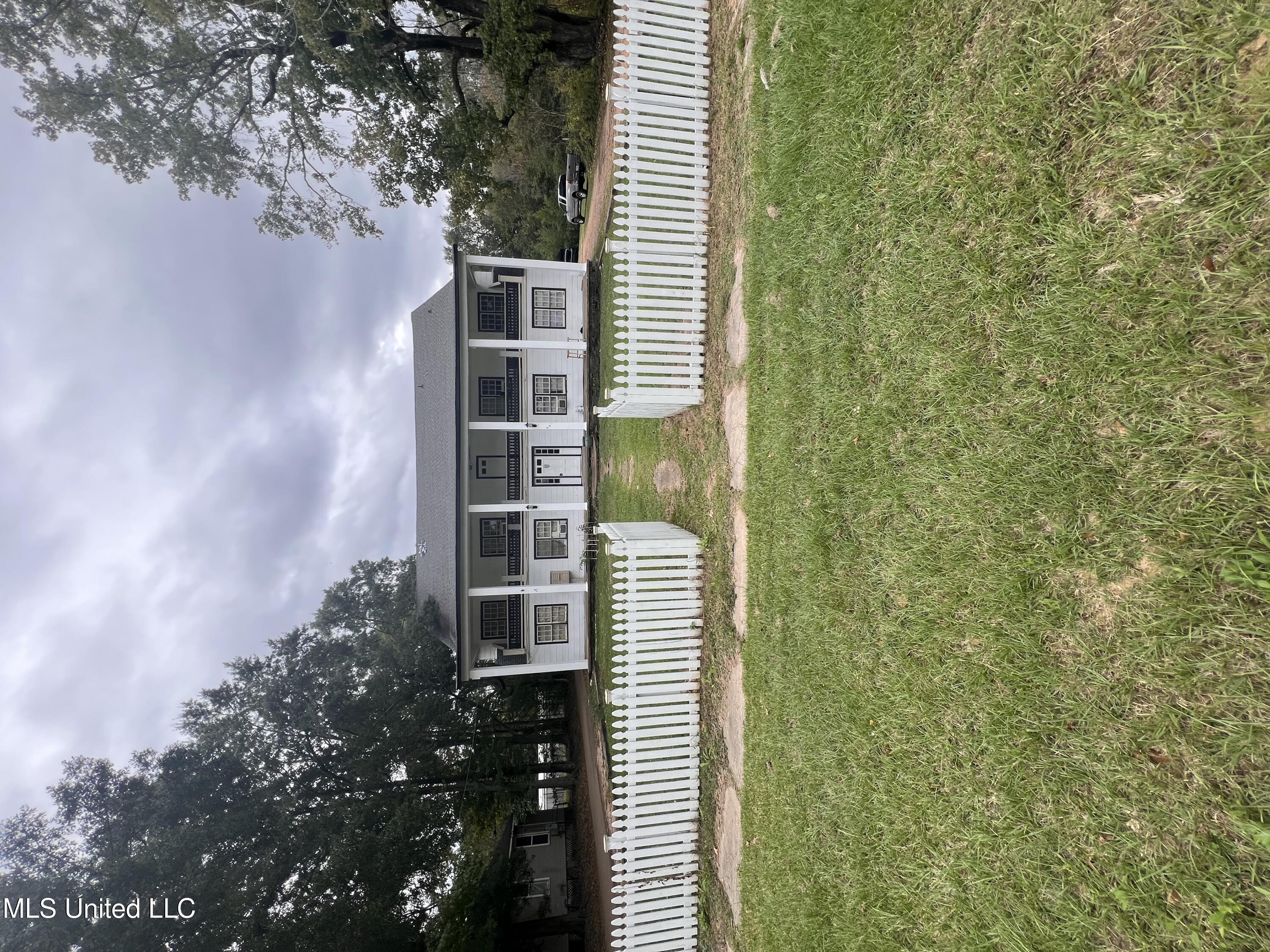 301 W Marion Avenue — photo