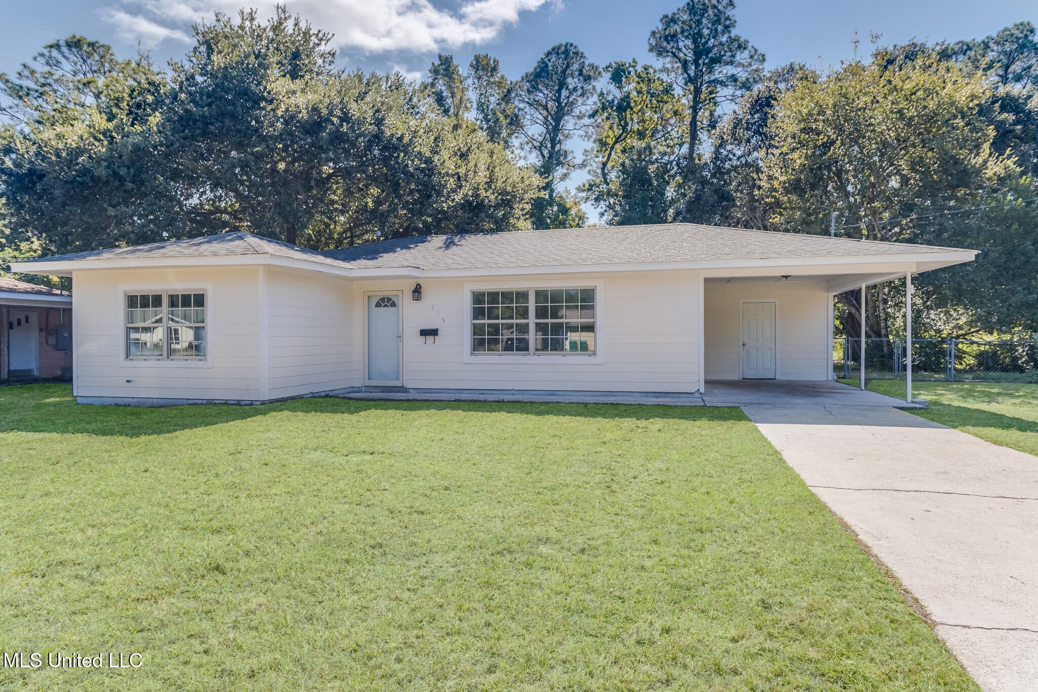 215 Ridgeway Drive — photo