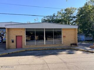 111 W Beers Street — photo