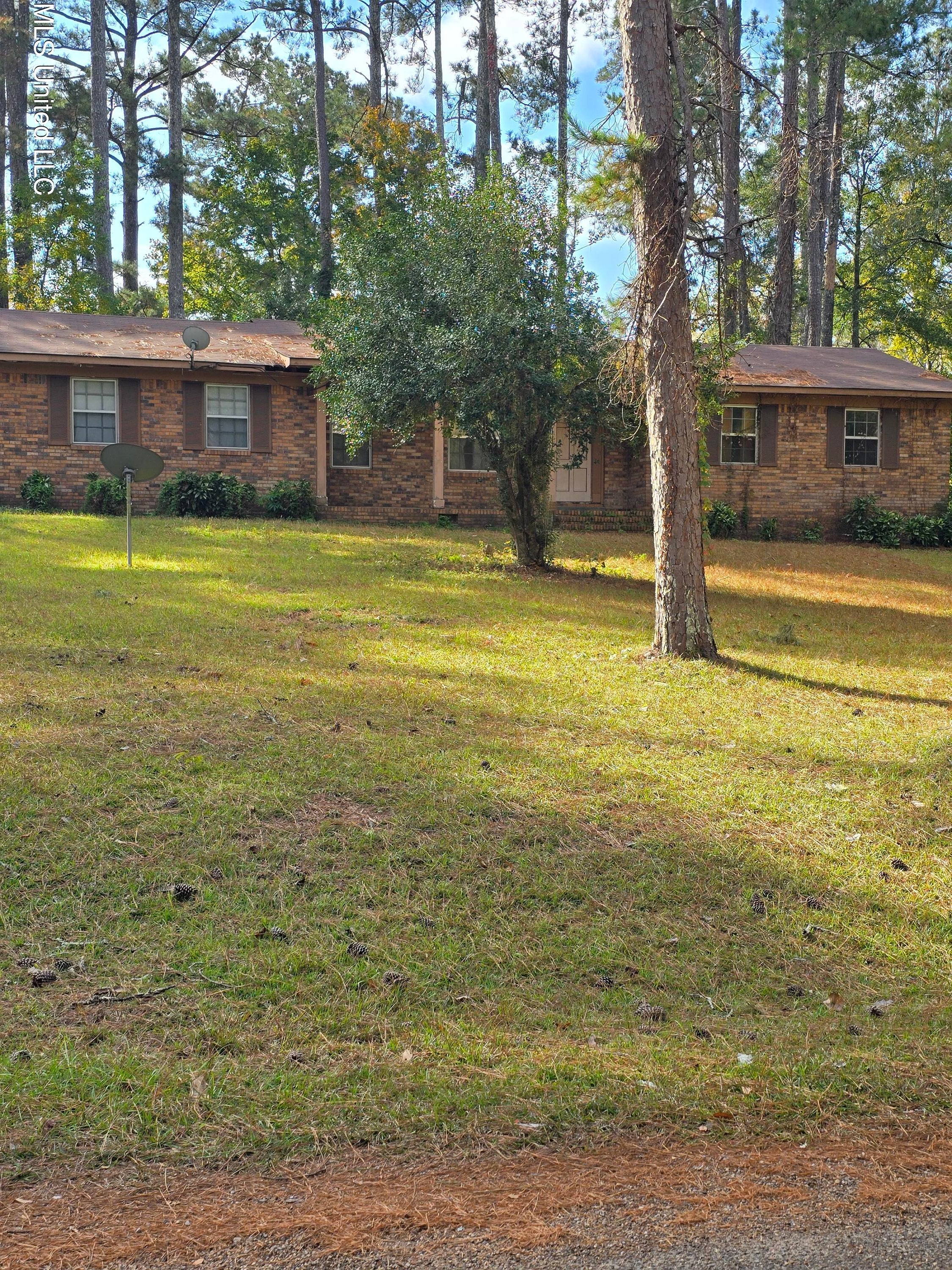 256 Pinehurst Circle — photo