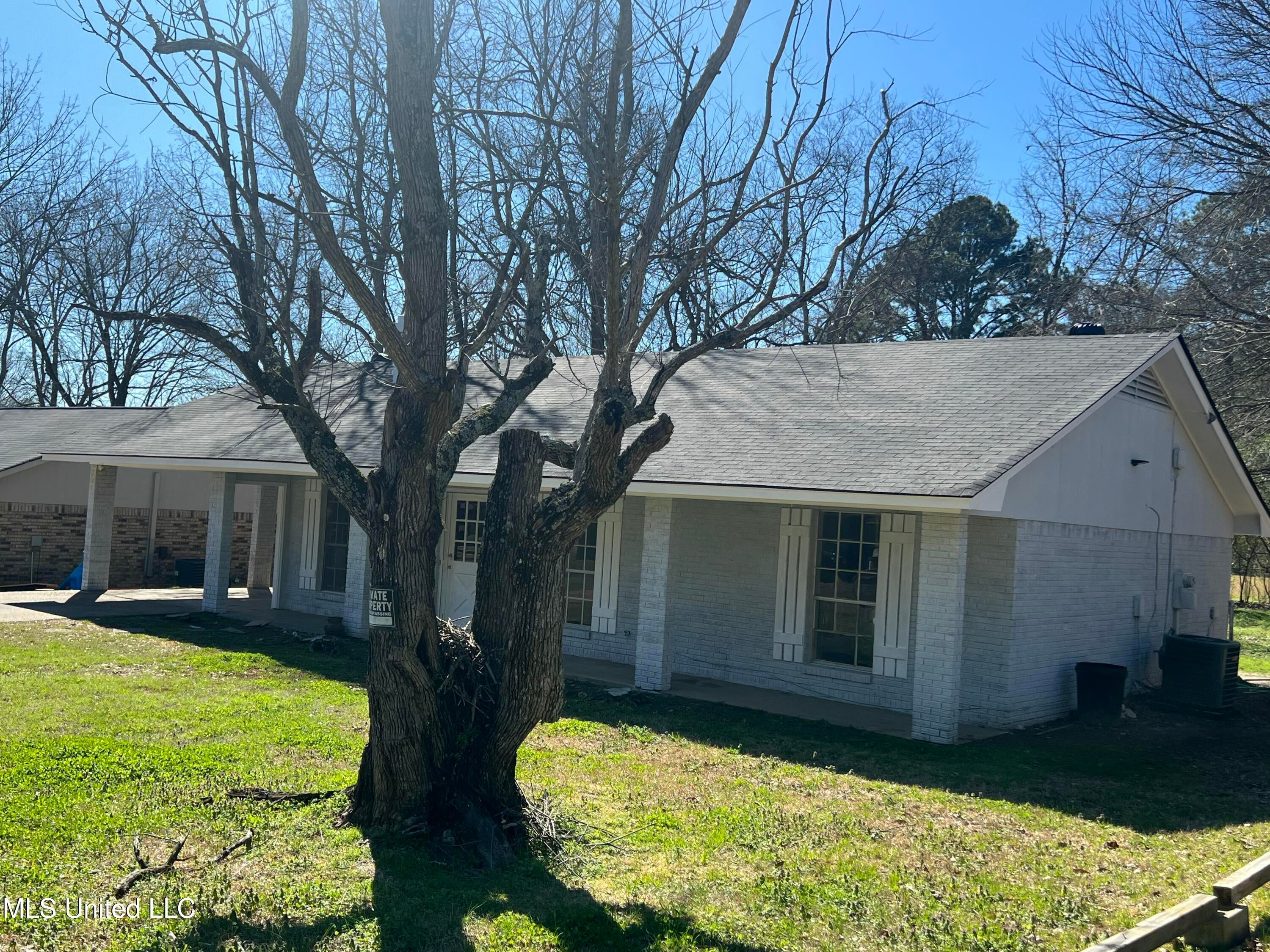 2479 Twisted Oak Drive — photo