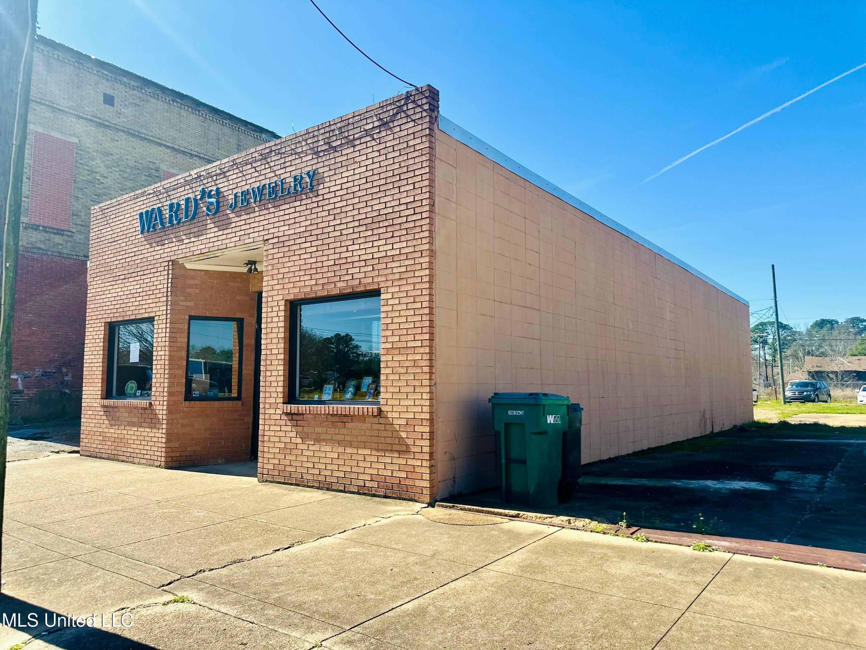 417 N W Depot Street — photo