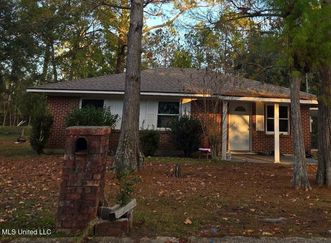 28 Dogwood Court — photo