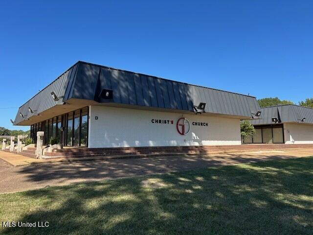 4915 Interstate 55 North Frontage Road #D Building D — photo