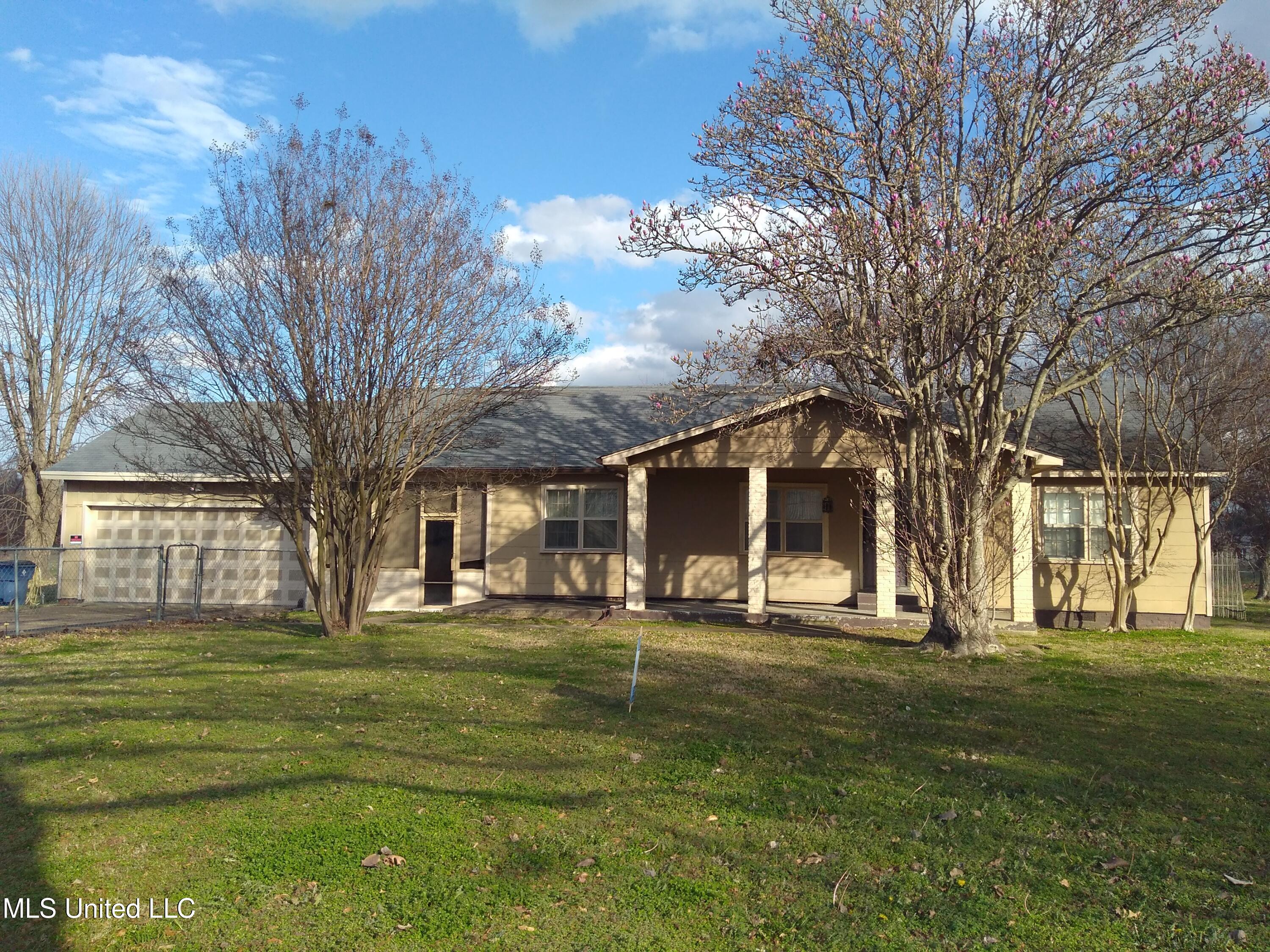 610 Marie Road — photo