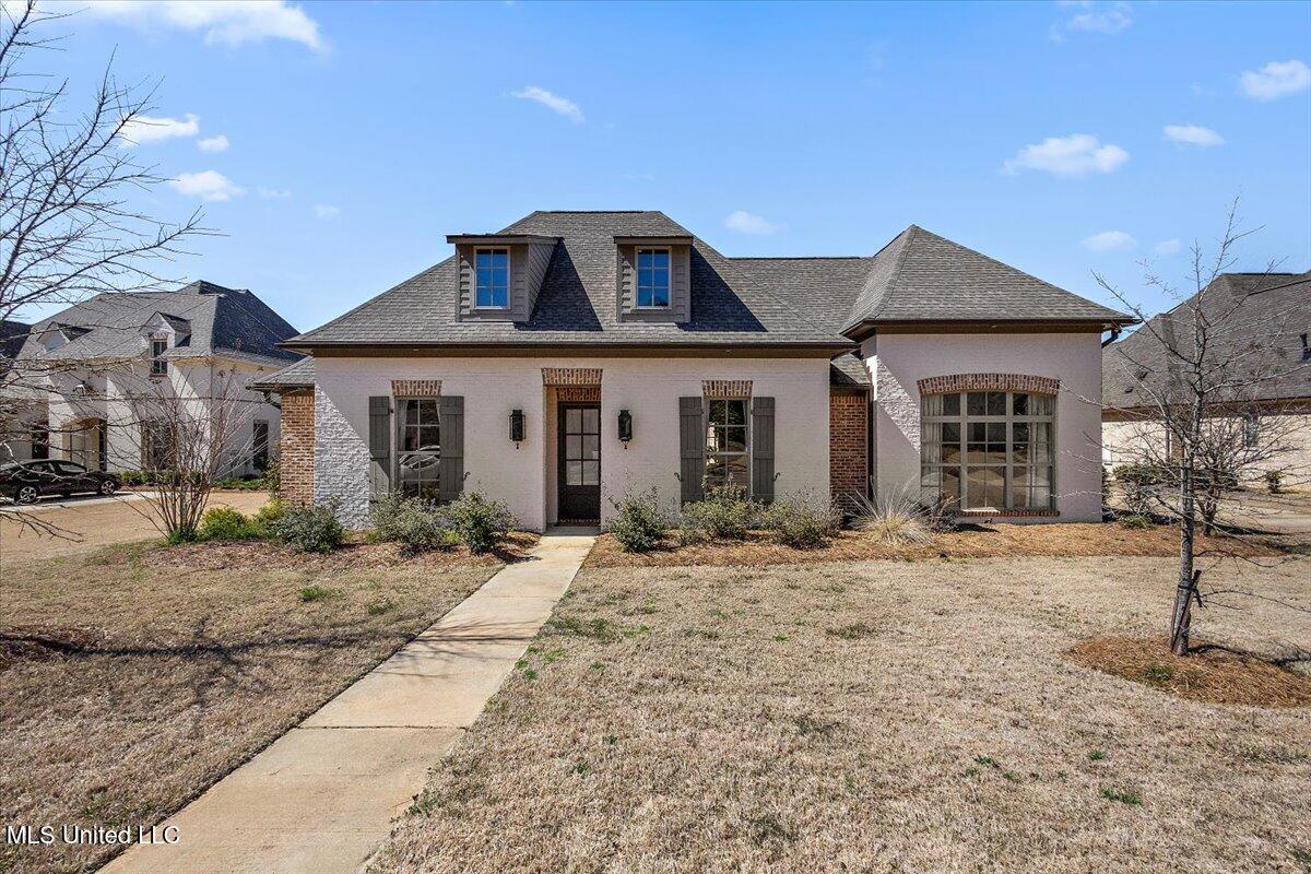 213 S Woodcreek Road — photo