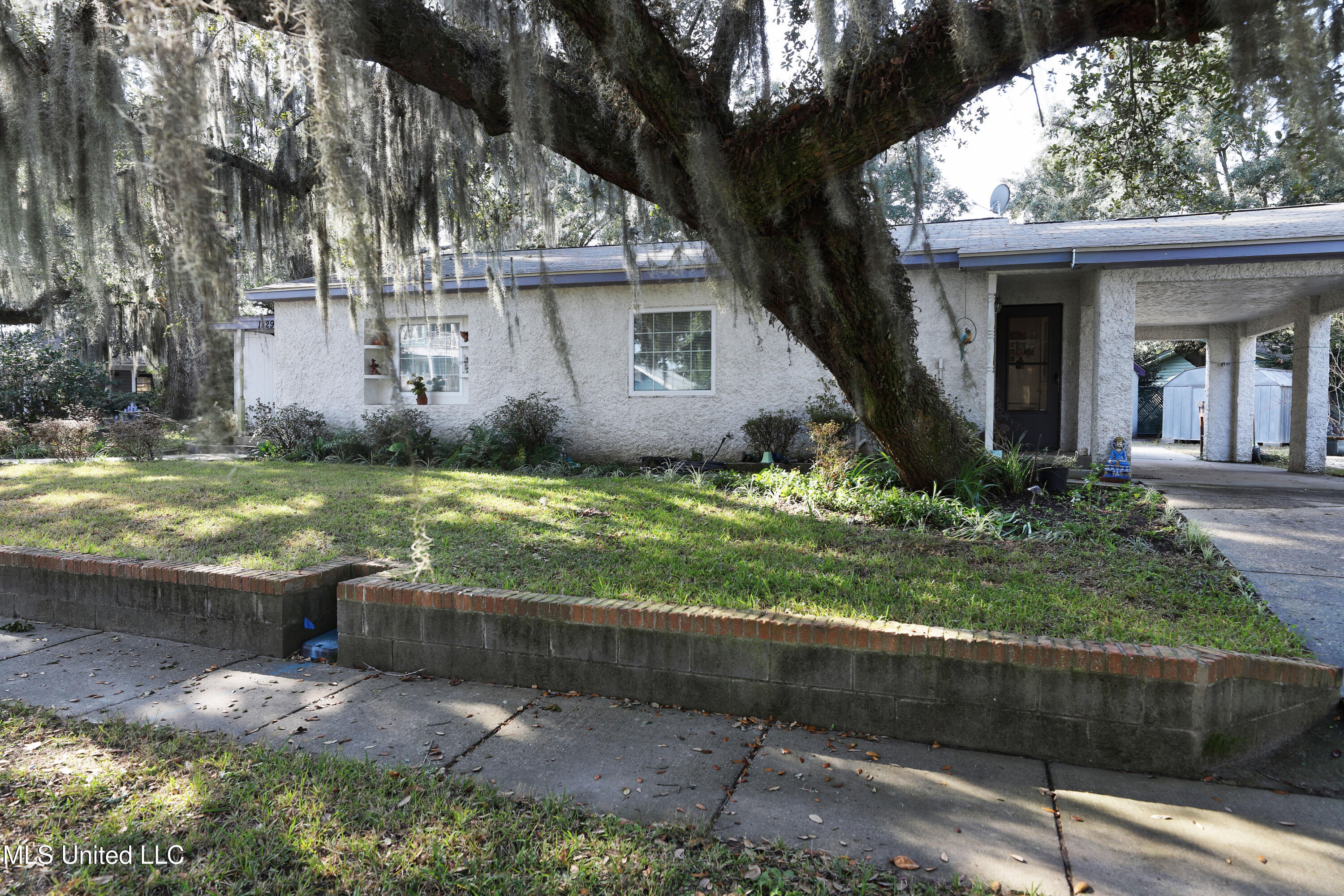 1229 Kensington Drive — photo