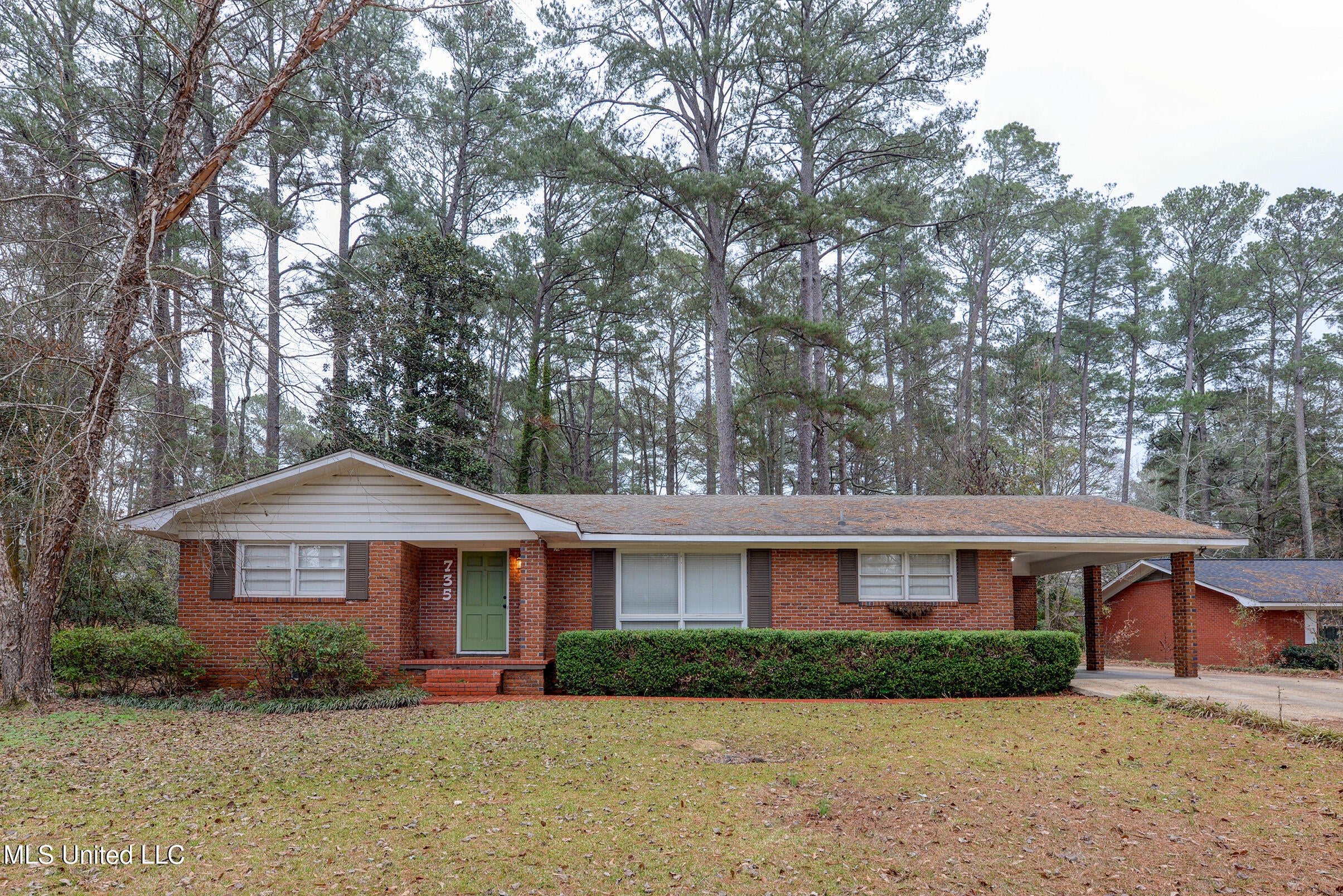 735 Forest Park Circle — photo