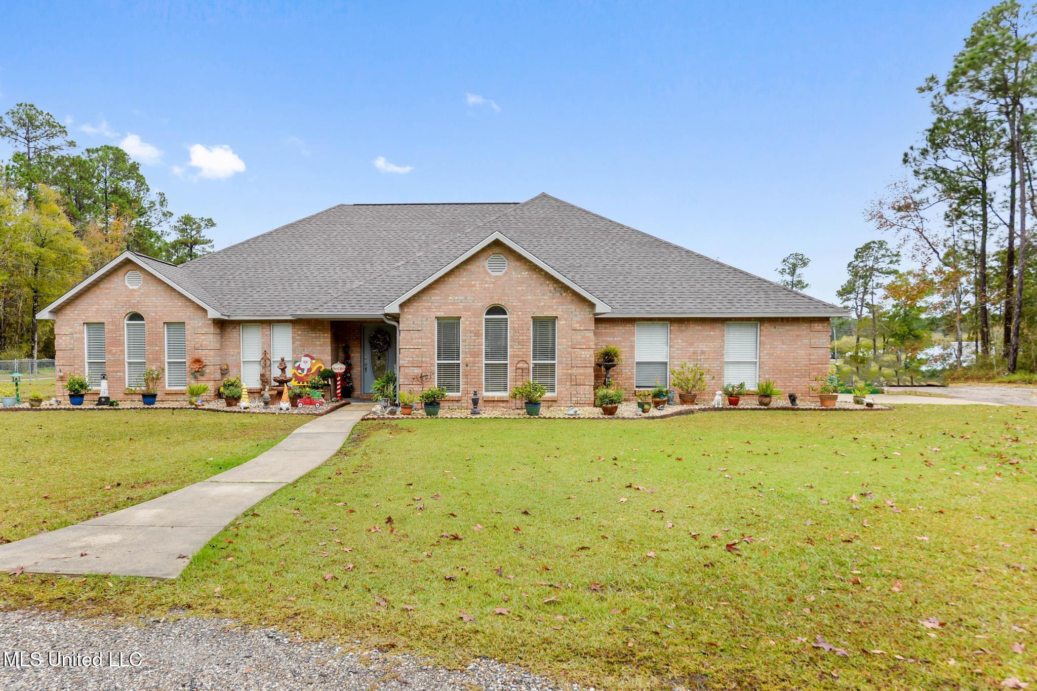 14449 Pine Ridge Road — photo