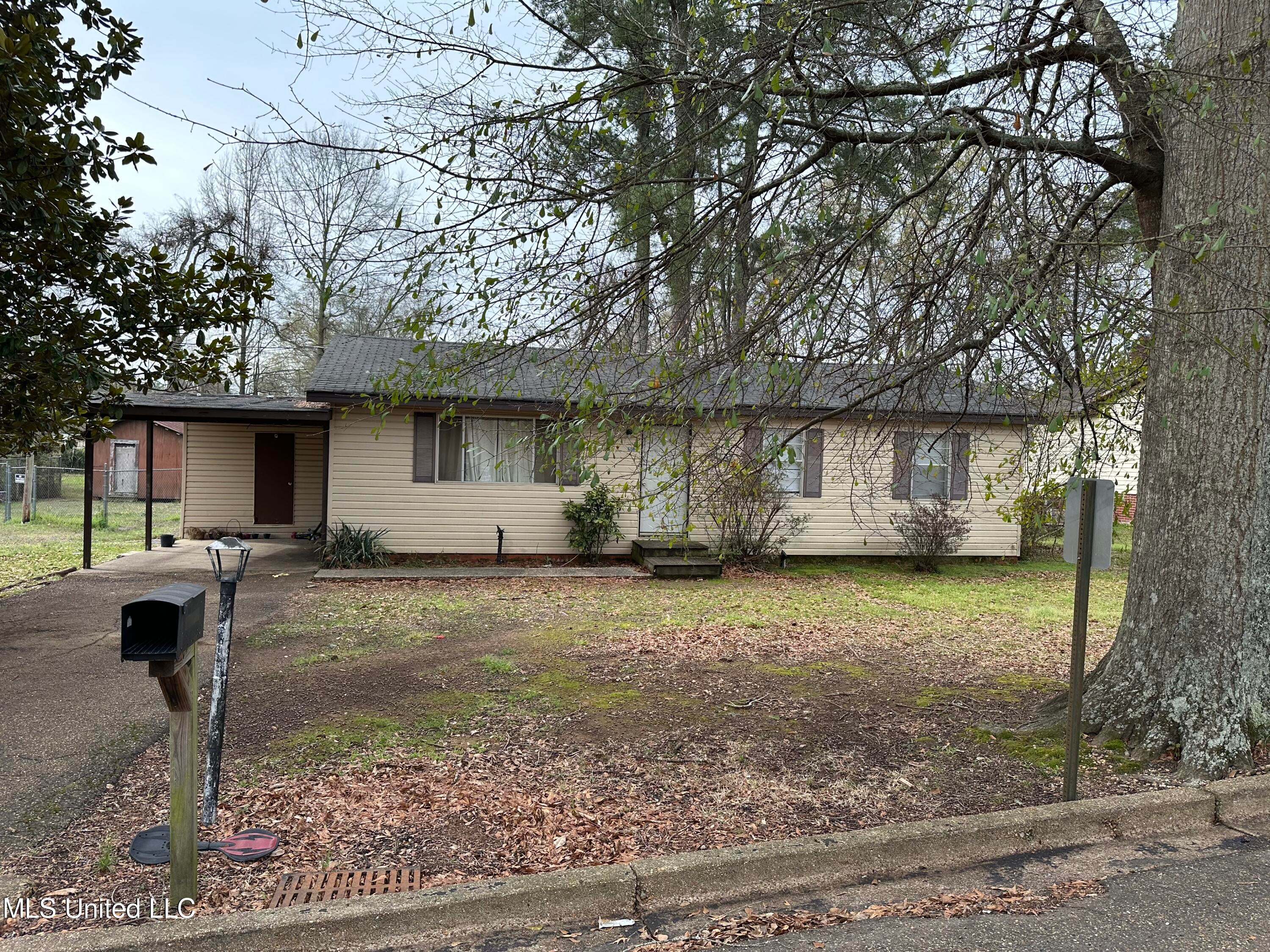 520 E Choctaw Street — photo