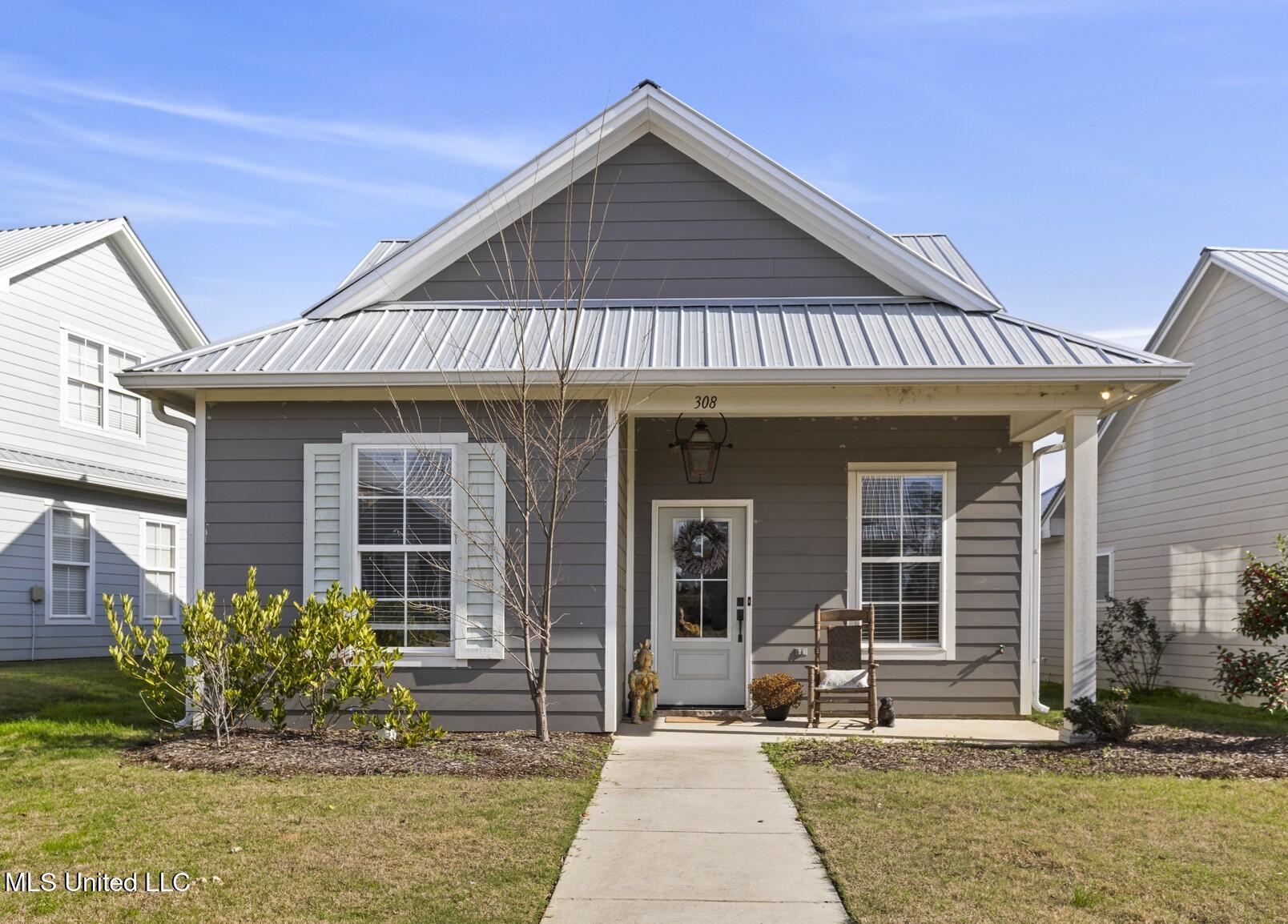 308 Hamilton Court — photo