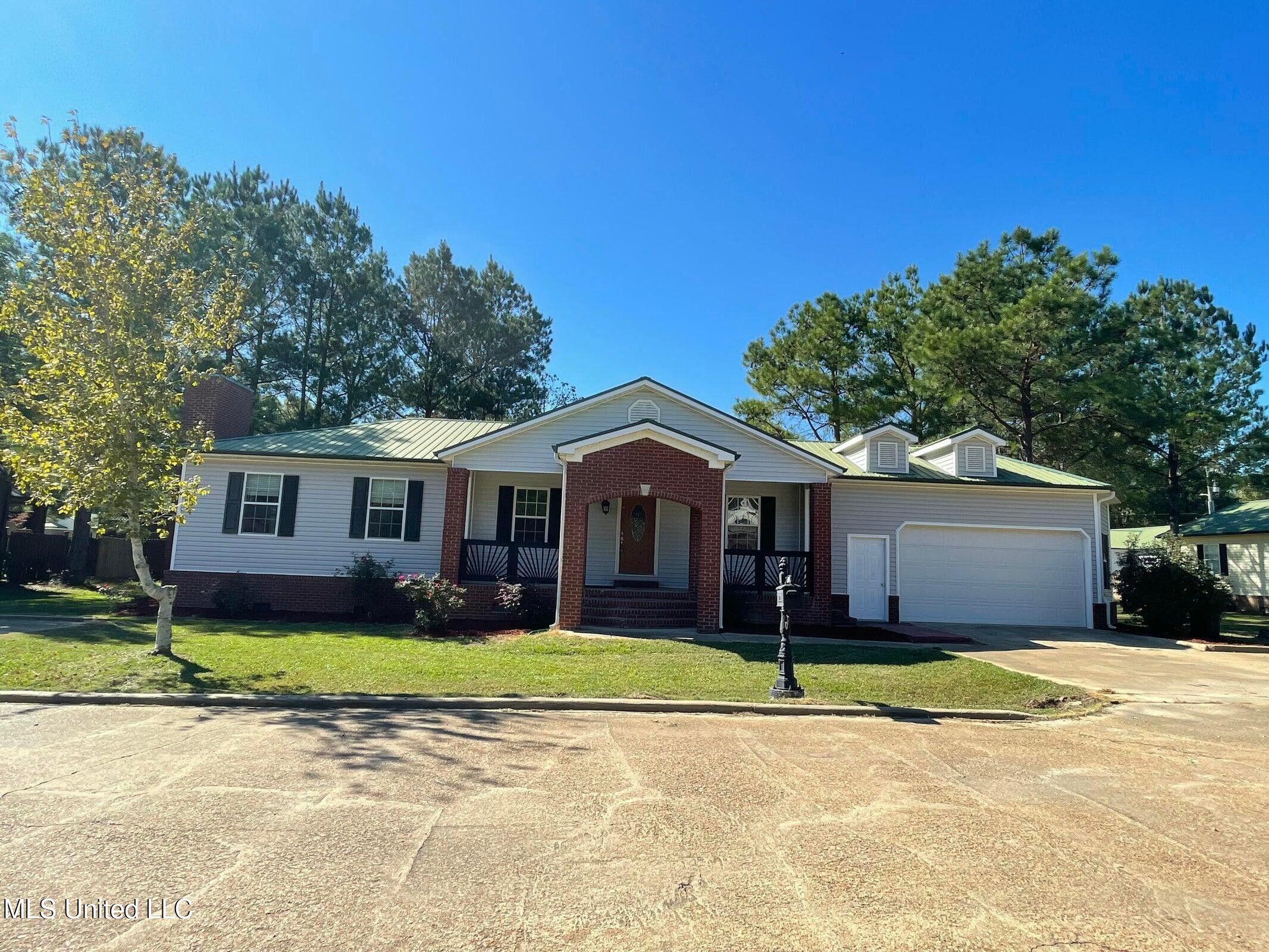 112 Ashwood Drive — photo