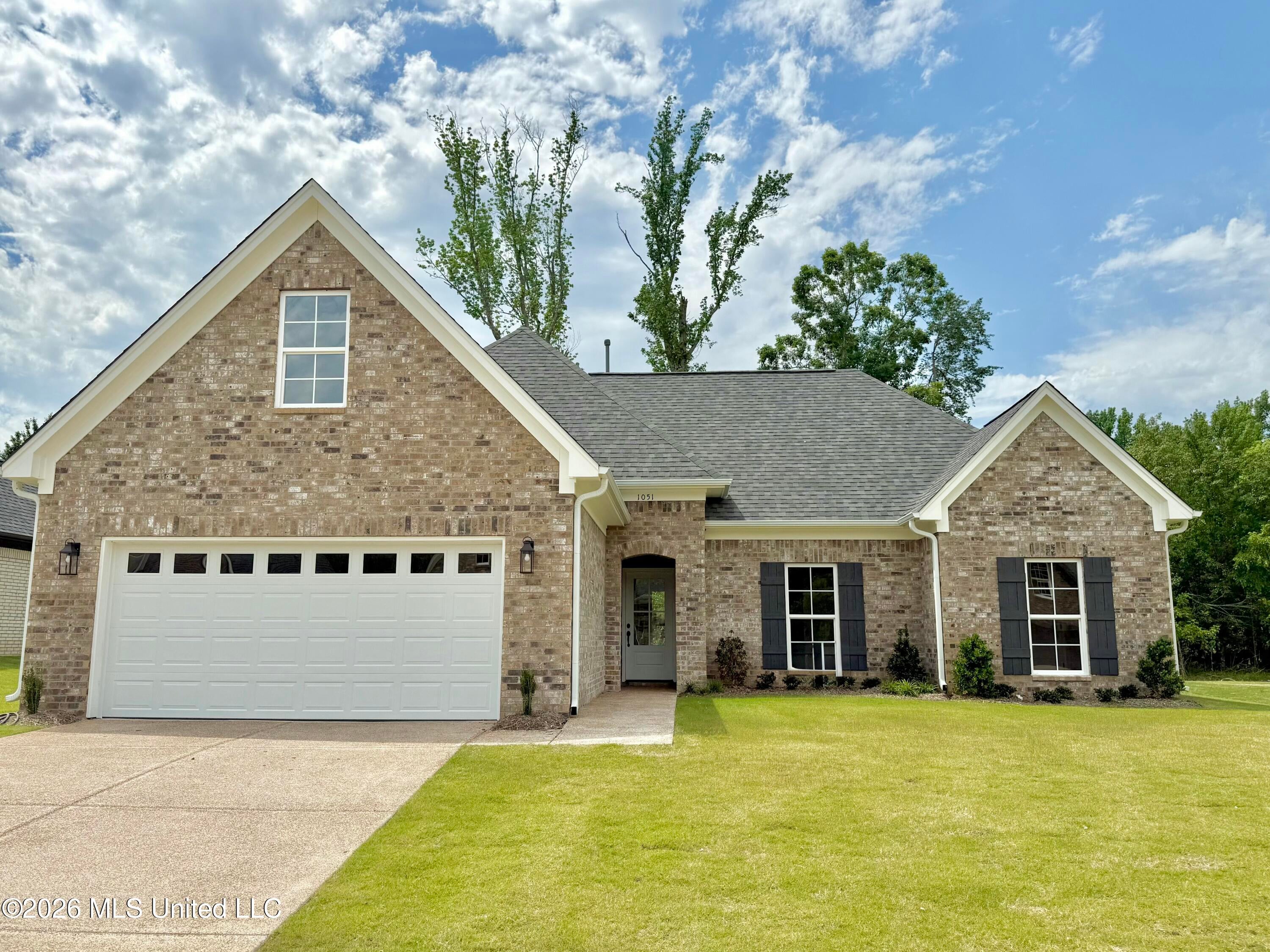 1051 Great Glen Drive — photo