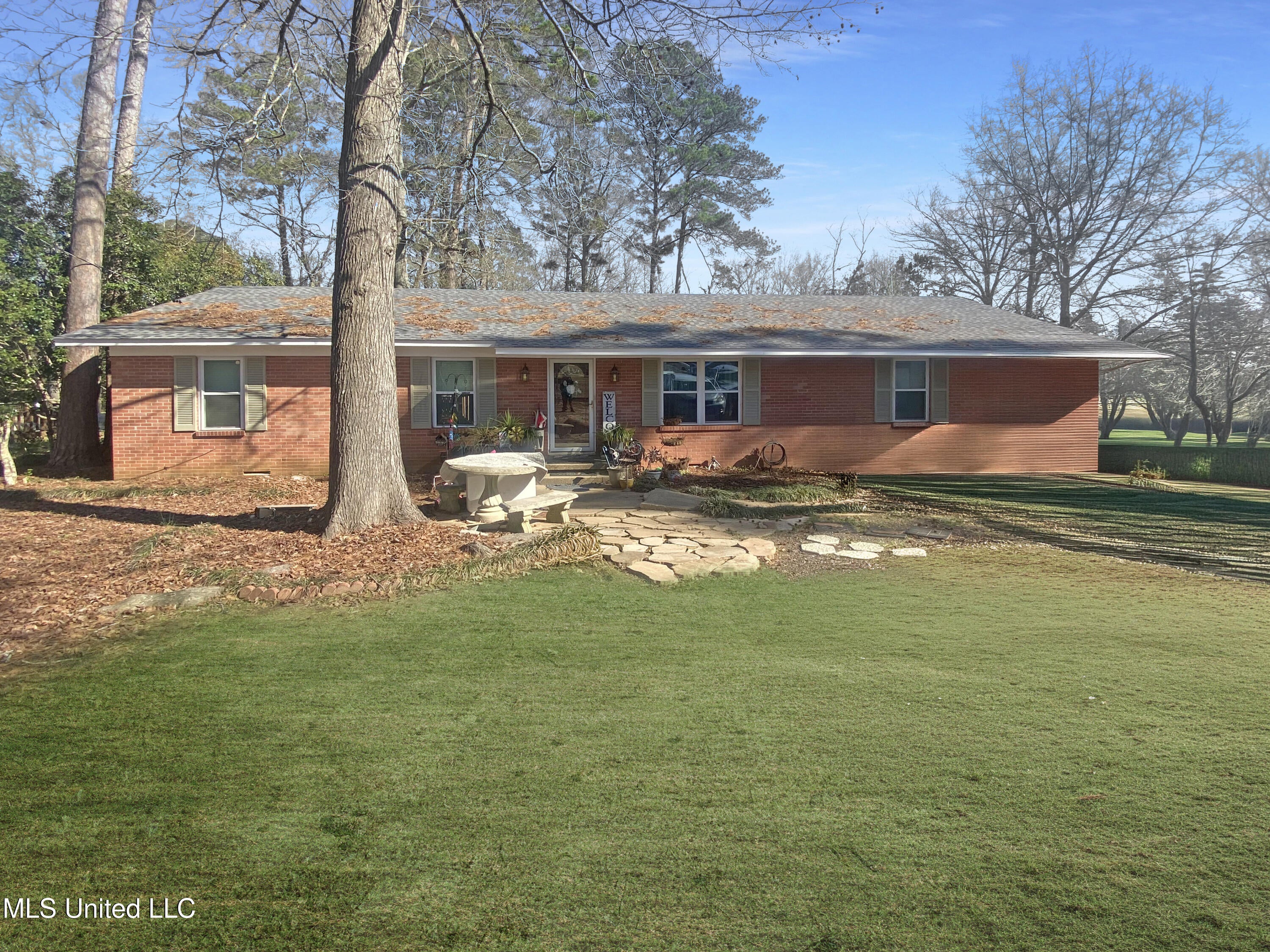 104 City Limits Road — photo