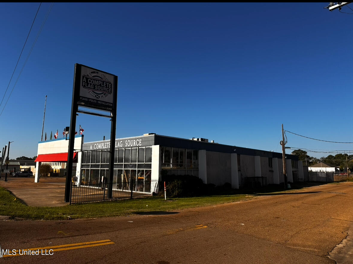 5295 I-55 North Frontage Road — photo