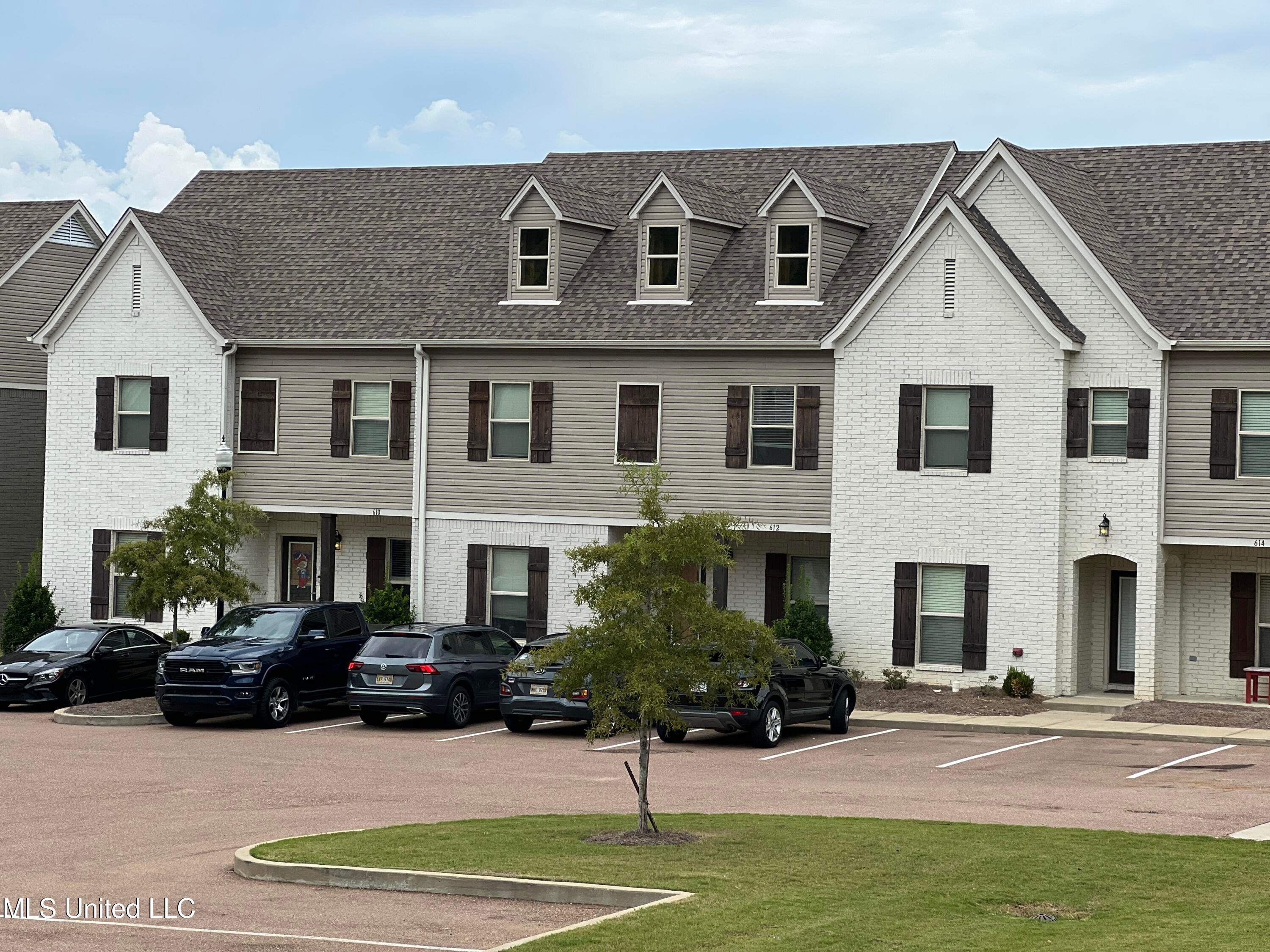 610 Scoggins Cove — photo