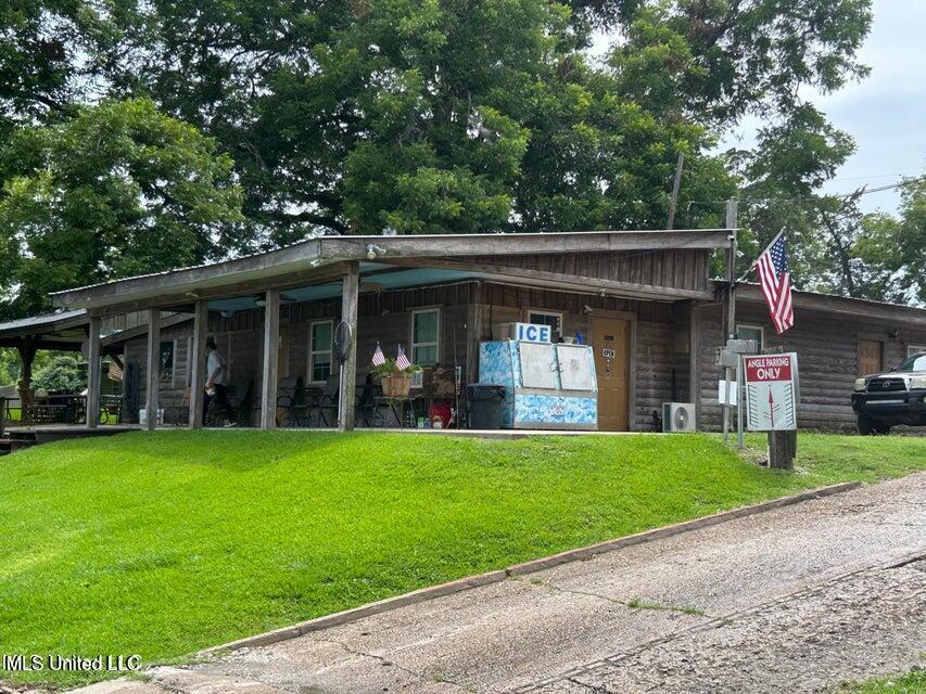 101 Sportsman Lane — photo