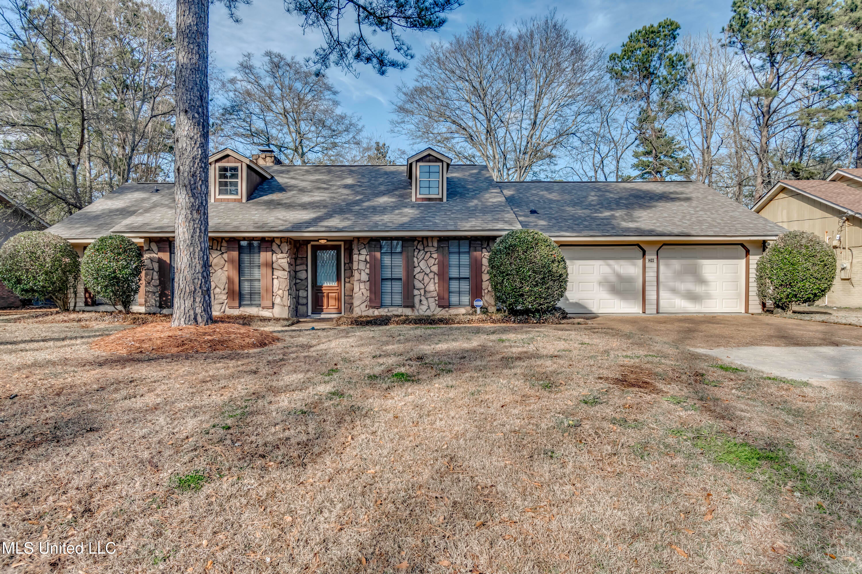 1422 Mossline Drive — photo
