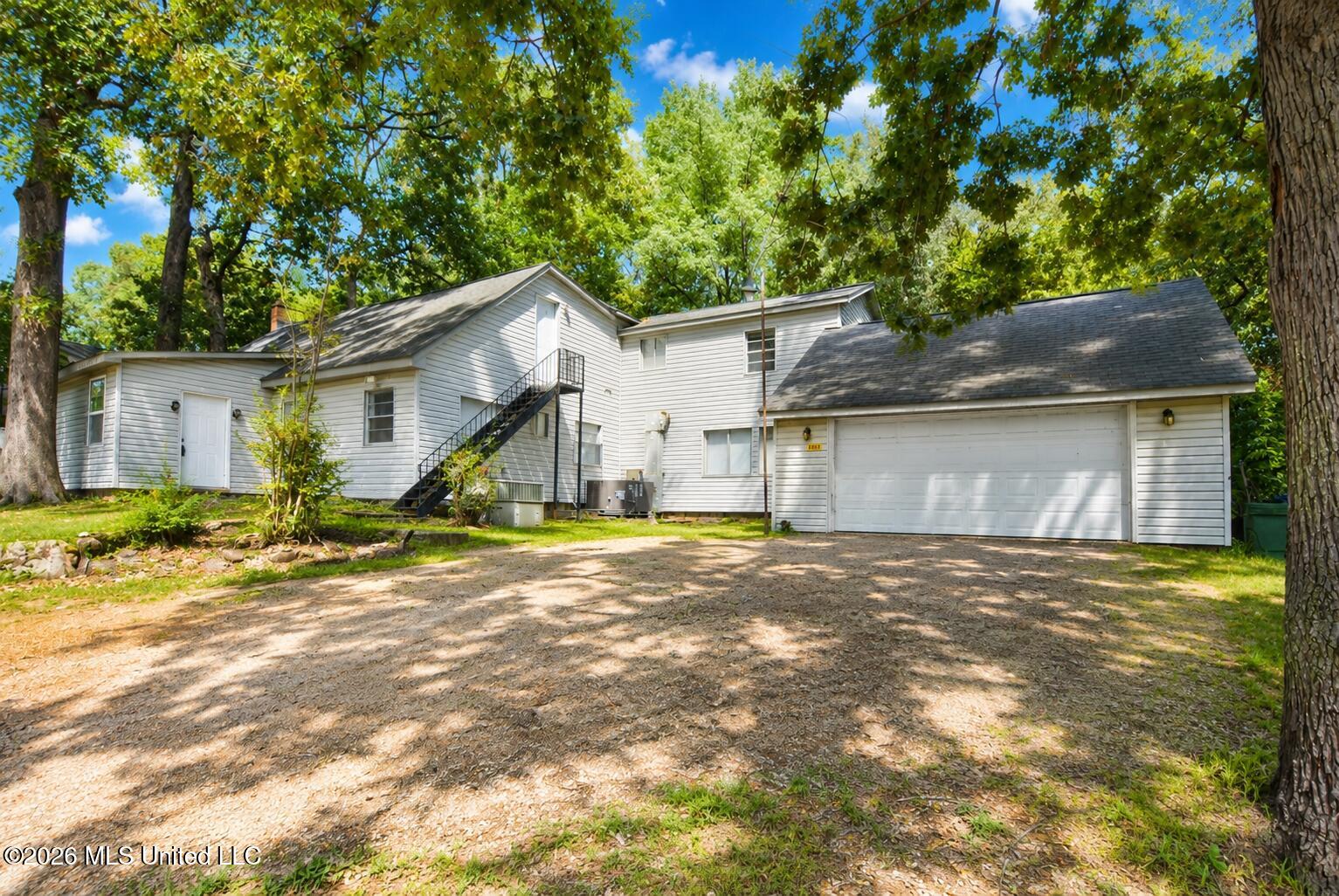 7530 Dogwood Lane — photo