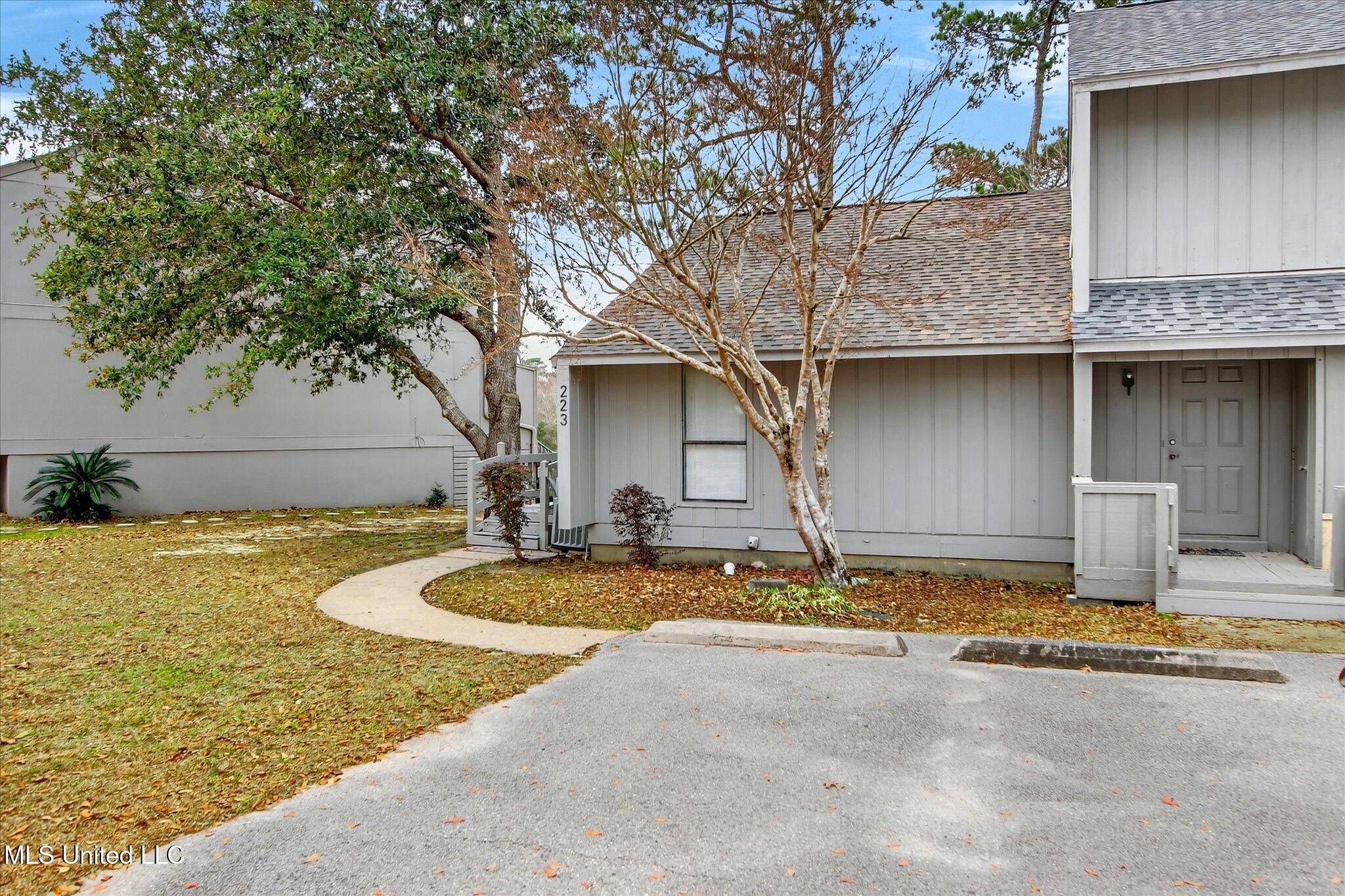 223 Highpoint Drive — photo