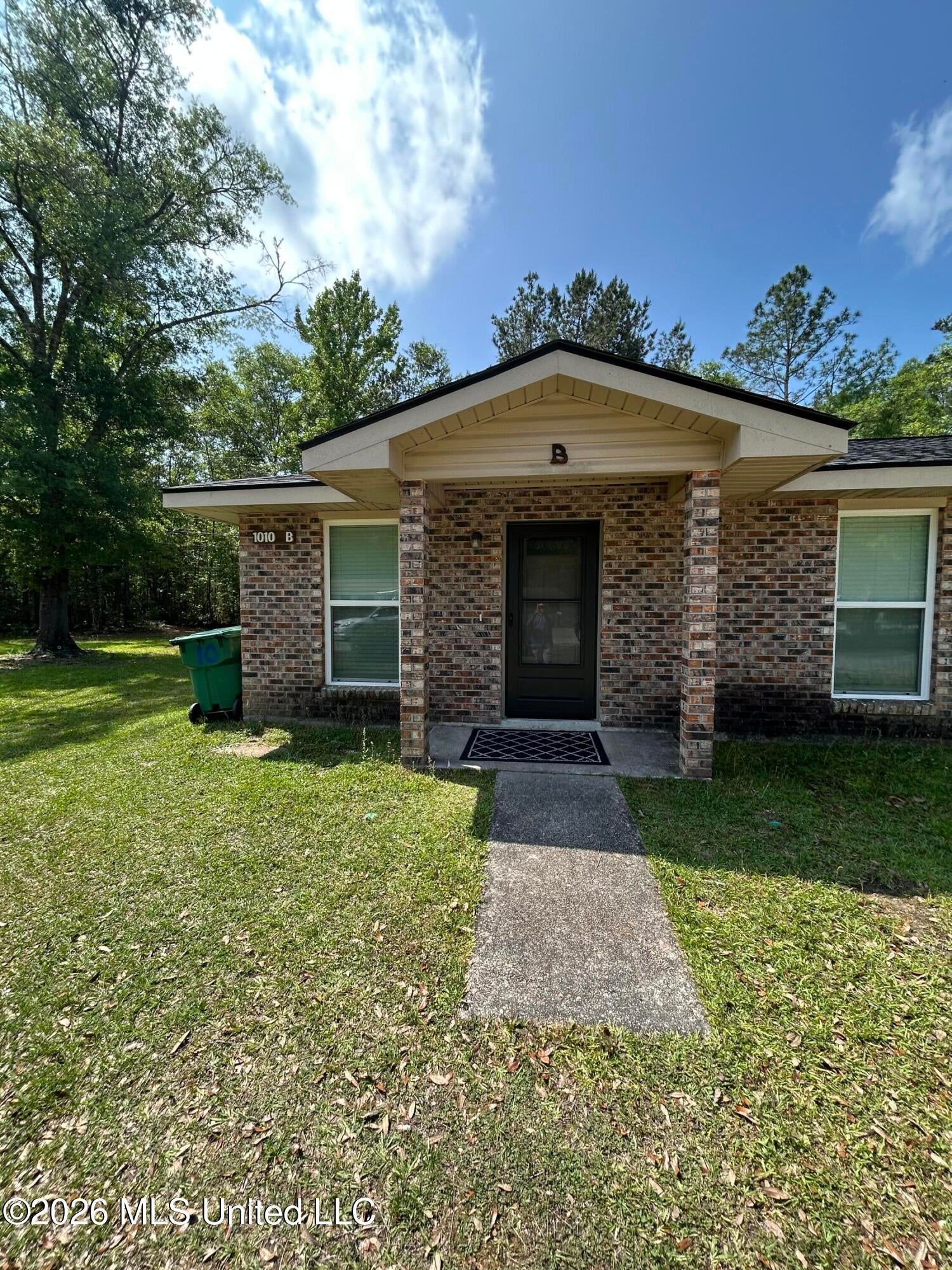 1002 Telly Road — photo