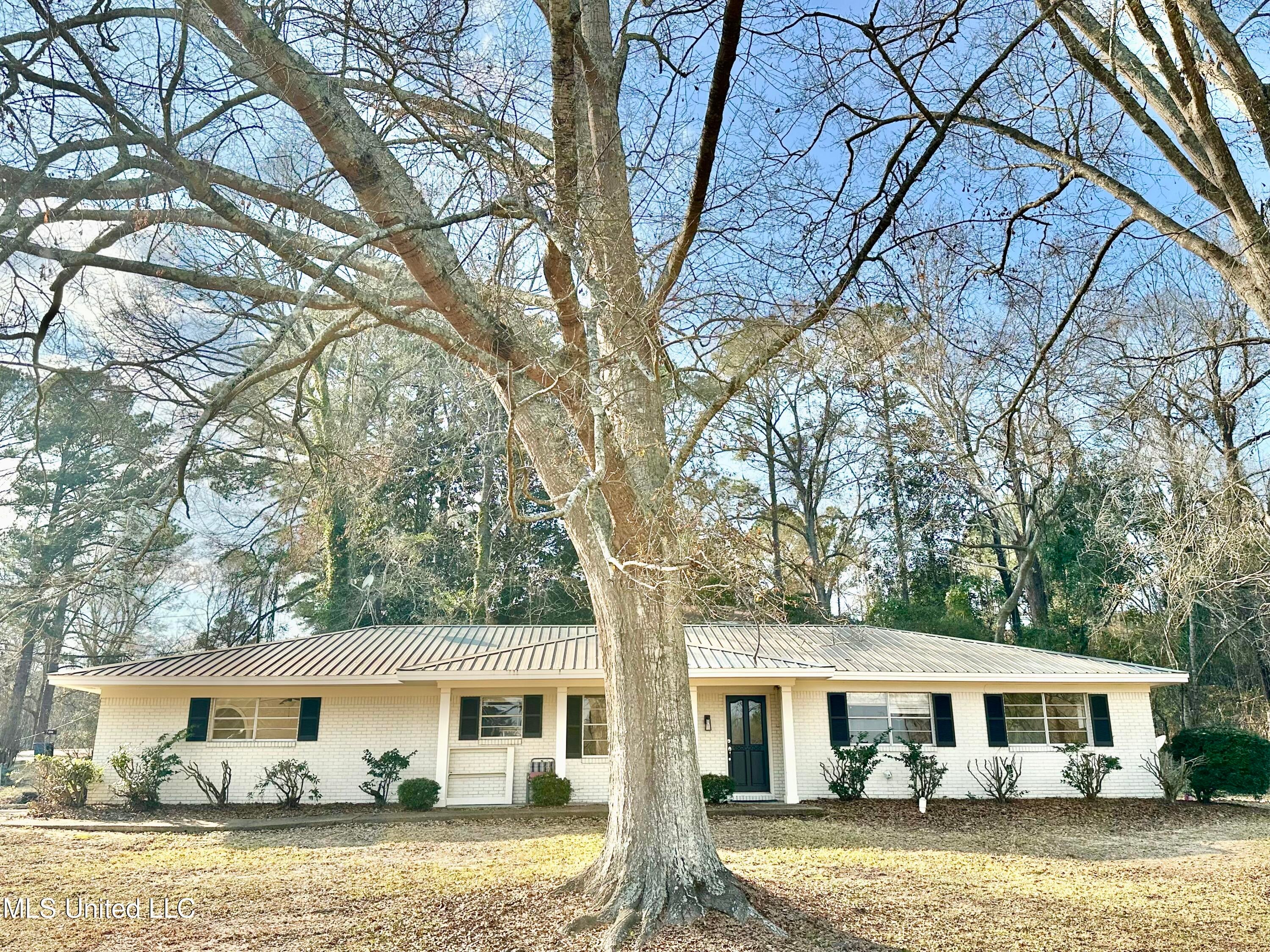 1002 Mark Drive — photo