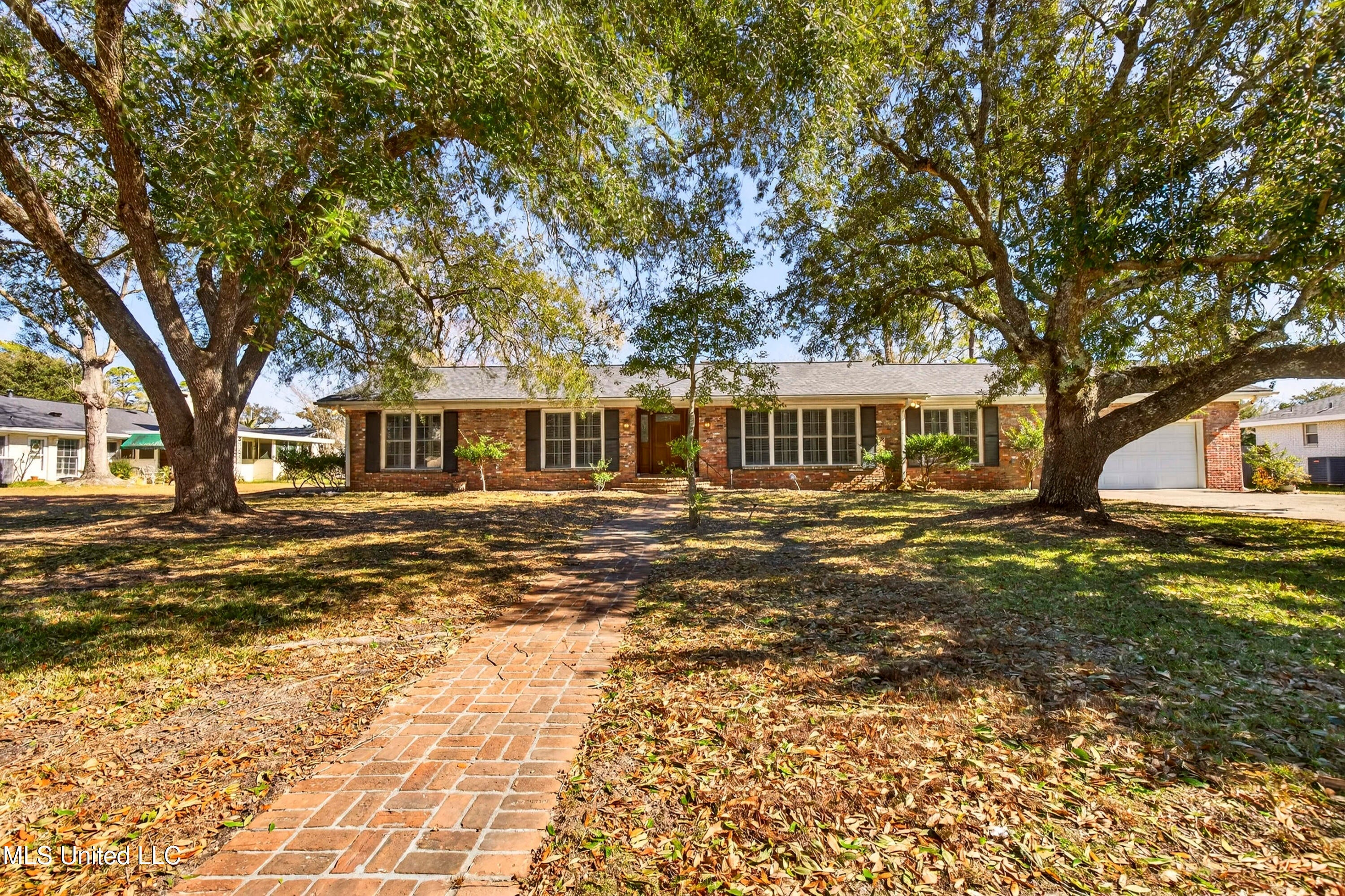 25 Bayou View Drive — photo