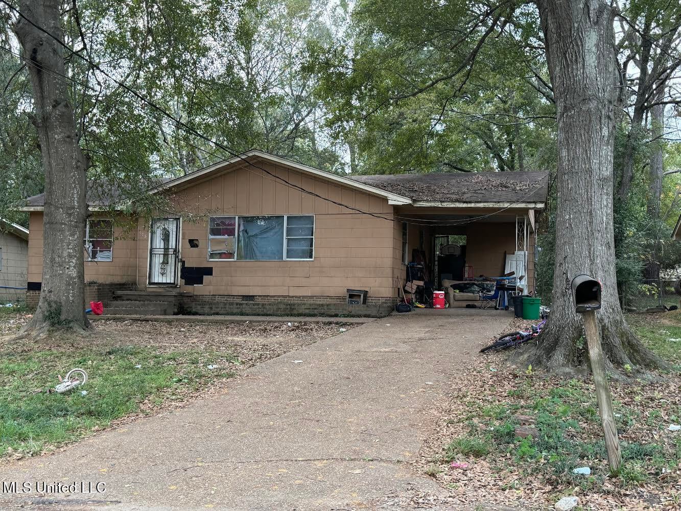 425 Windsor Drive — photo