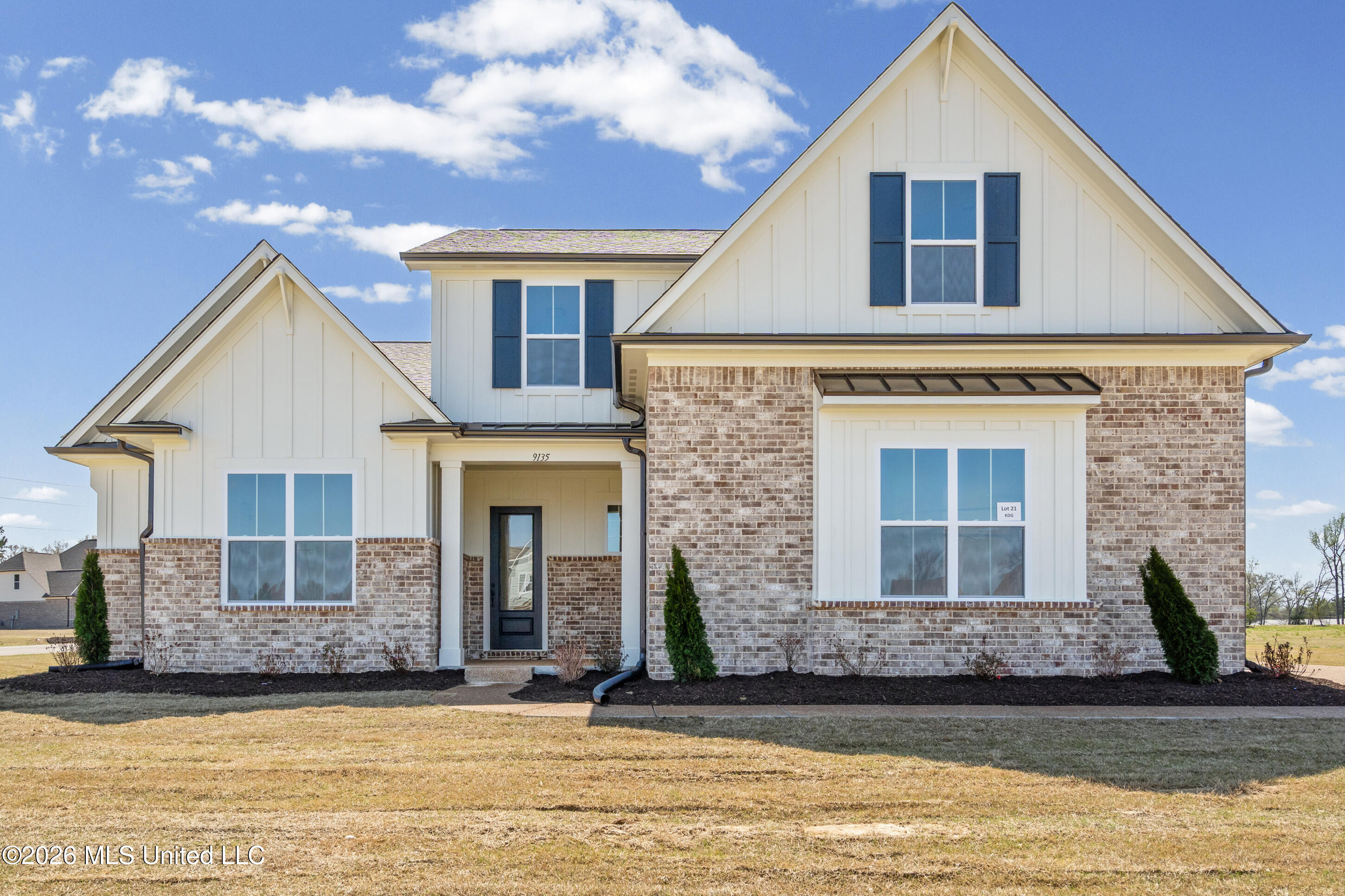 9135 Cedar Barn Cove — photo