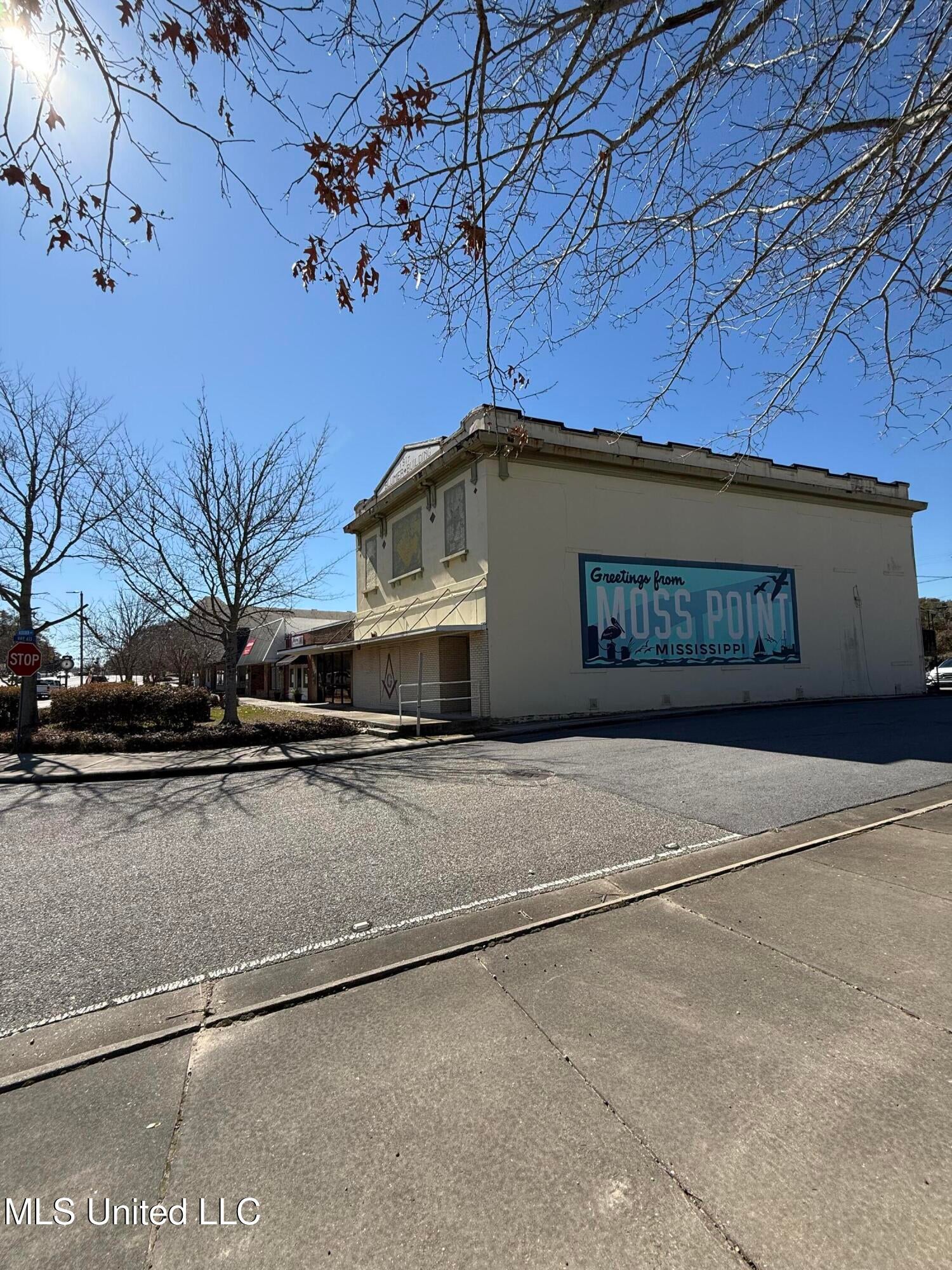 5017 Main Street — photo
