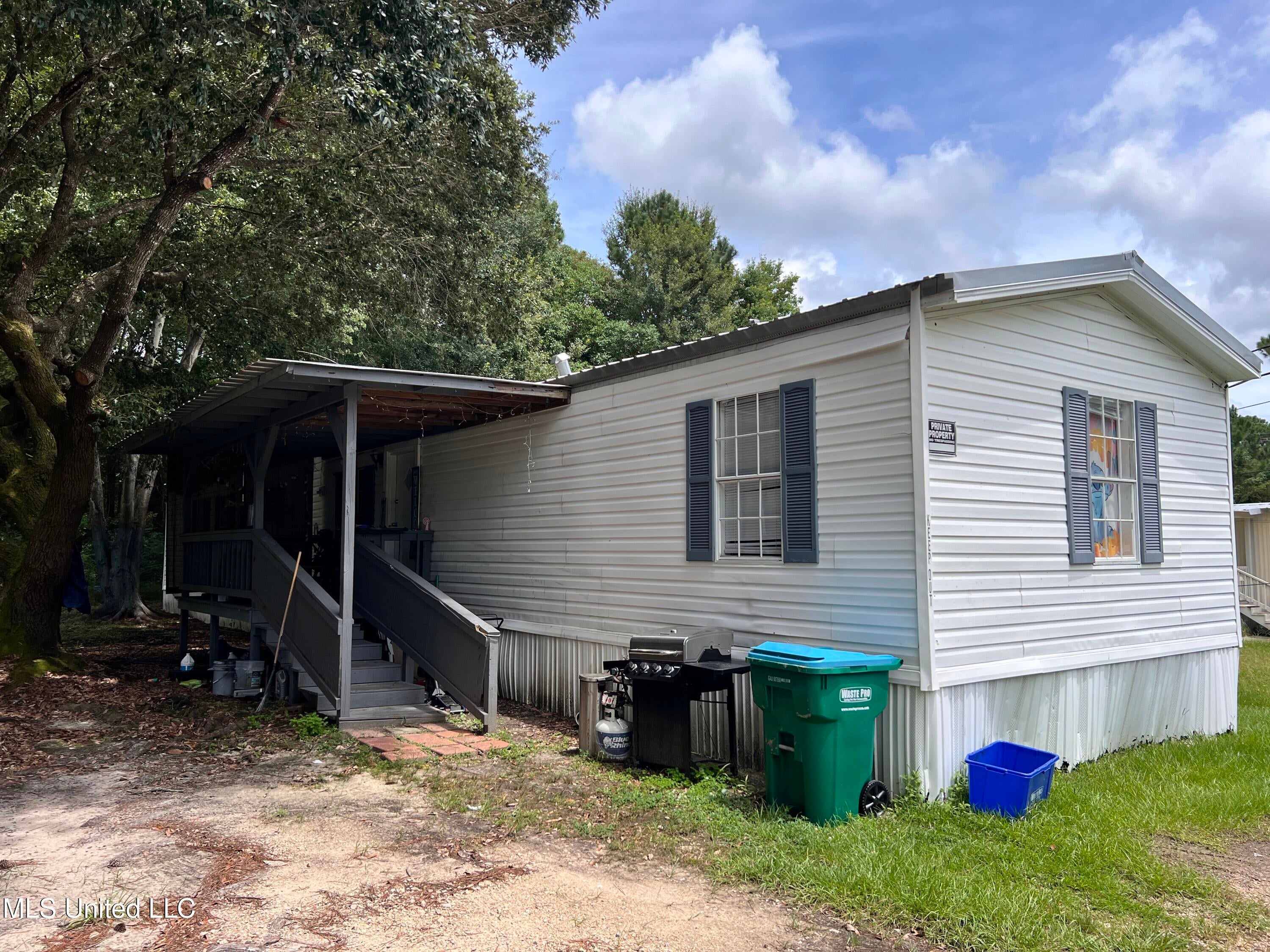 1820 Broadmoor Drive — photo