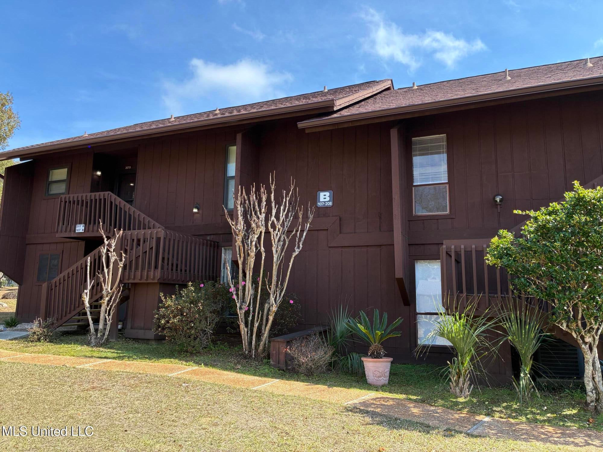 107 Molokai Vlg. — photo