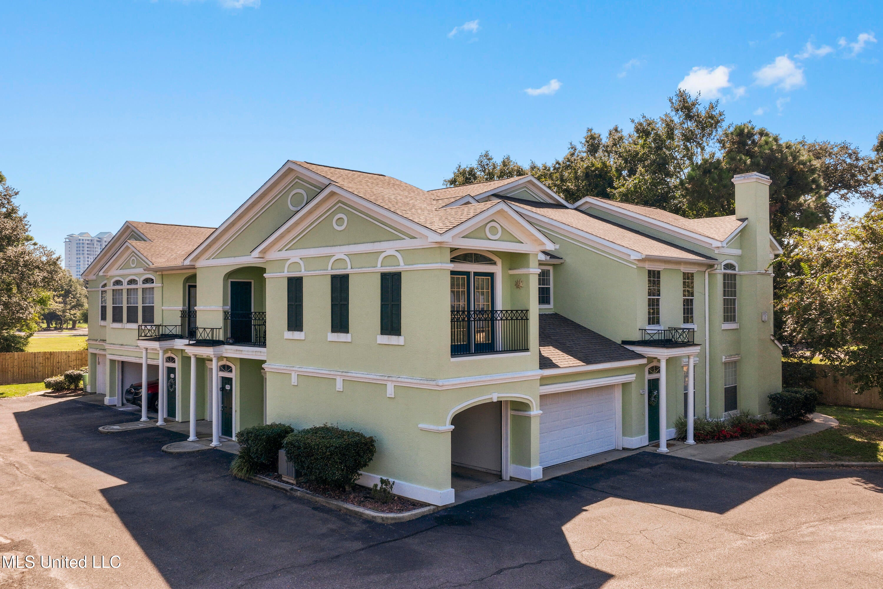 2252 Beach Drive — photo