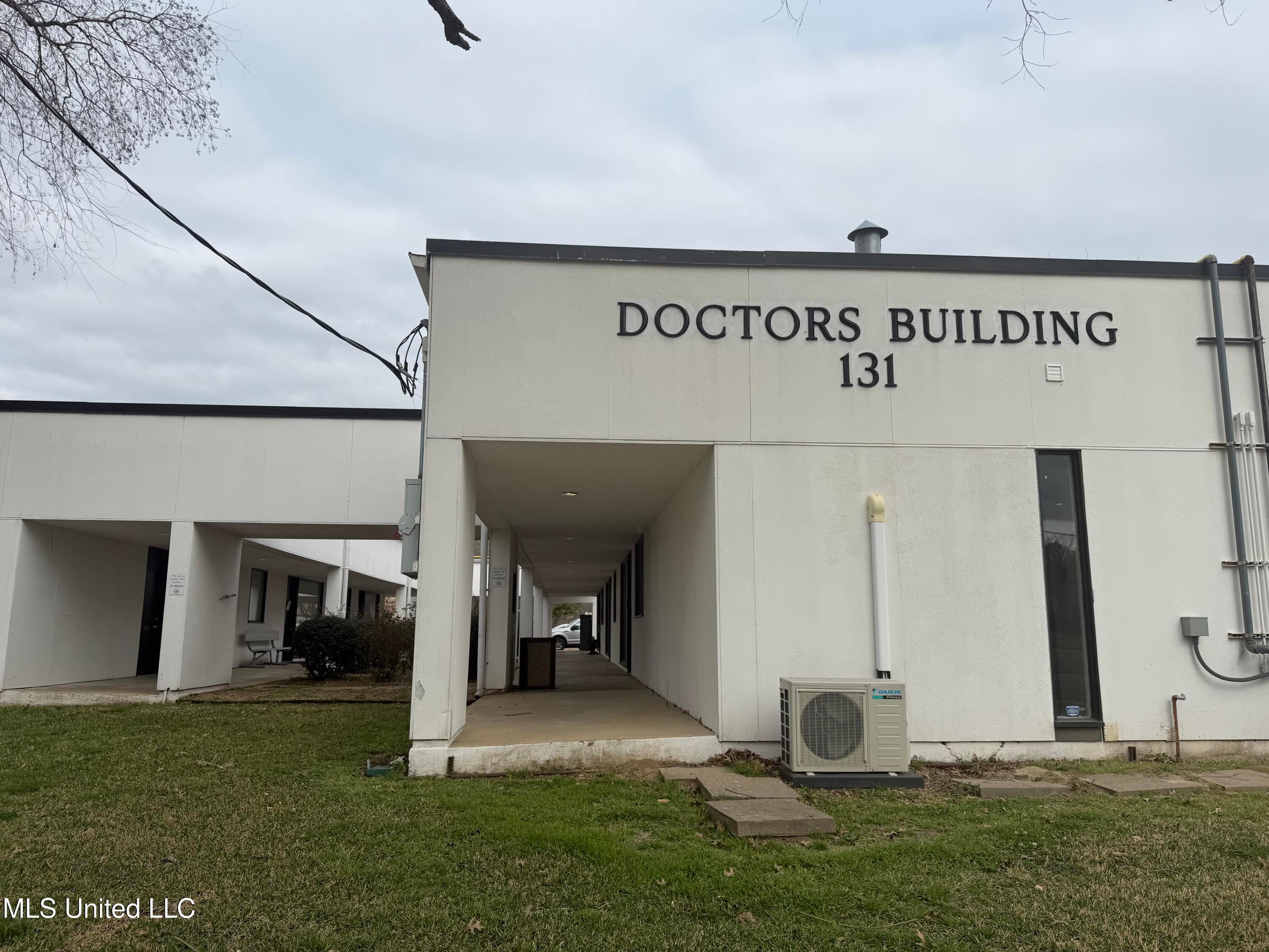 131 Jefferson Davis Boulevard — photo