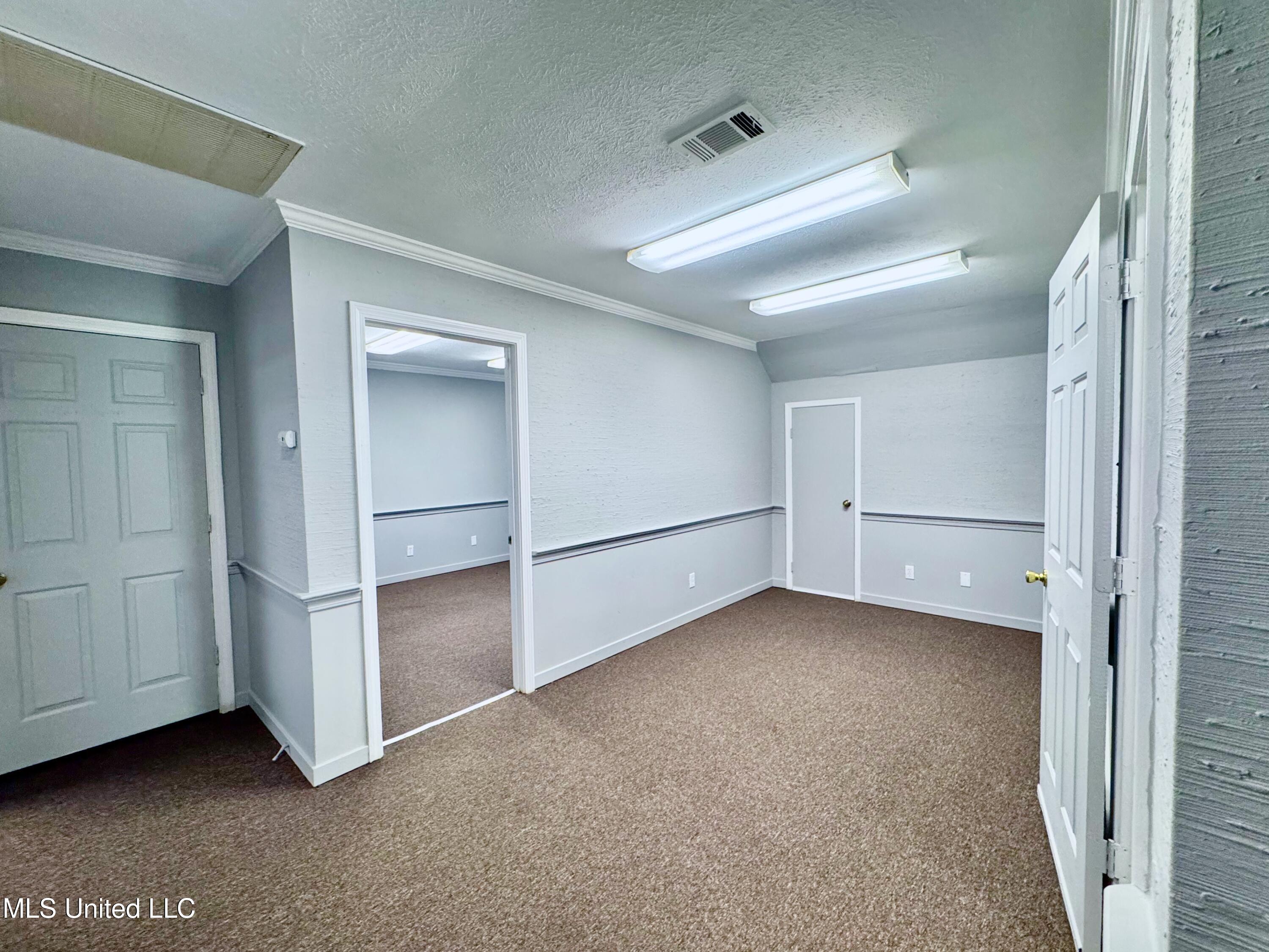 360 Comet Drive #2 E 1 & 2, Jackson, MS 39206 — photo 2