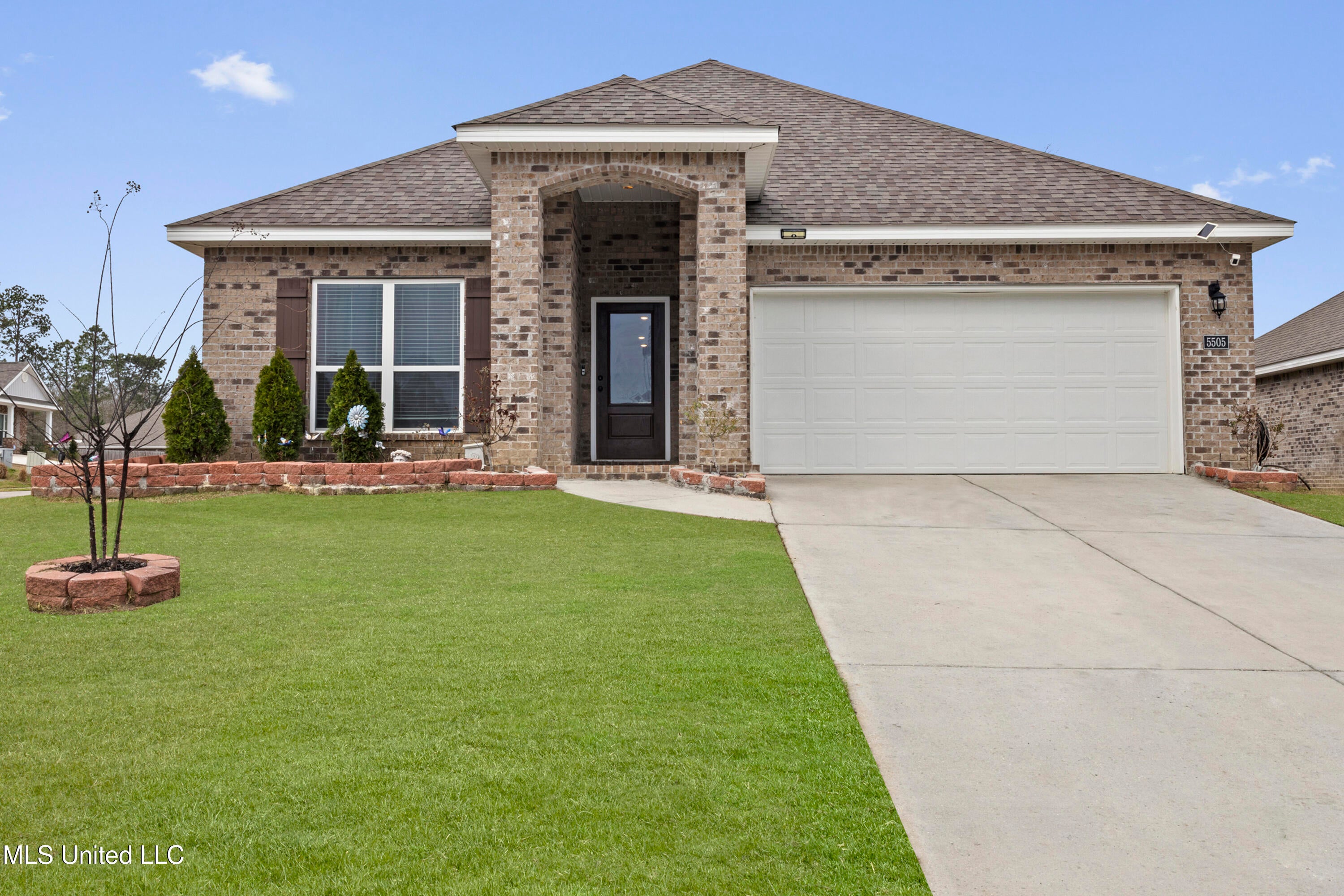 5505 Leeds Lane — photo