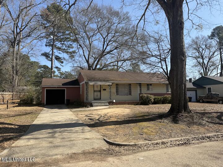 1054 Matthews Avenue — photo