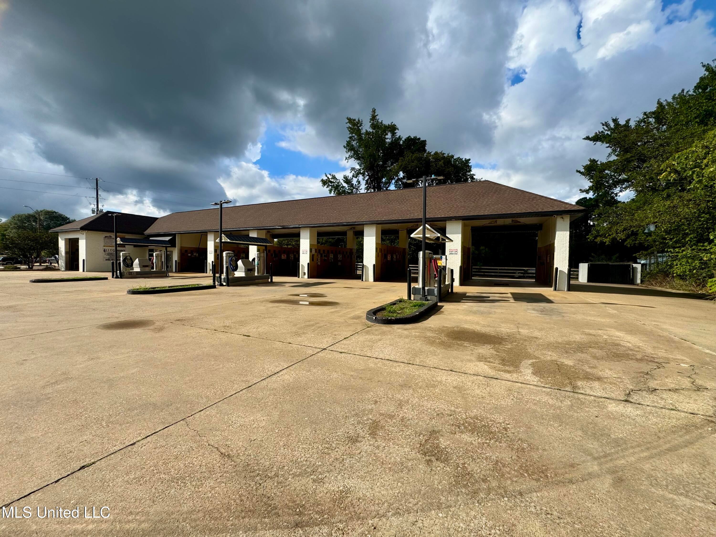 2934 S Hwy 51 — photo