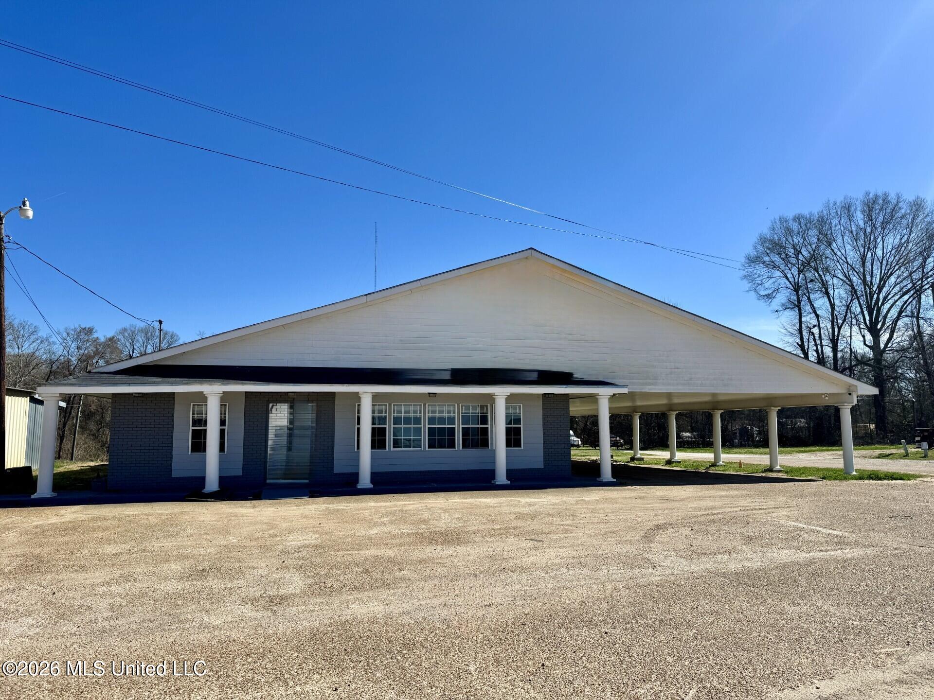 329 Lower Woodville Road — photo