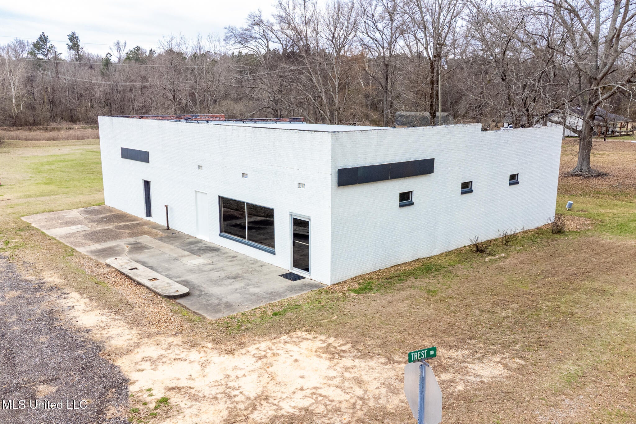 8484 Highway 483 — photo