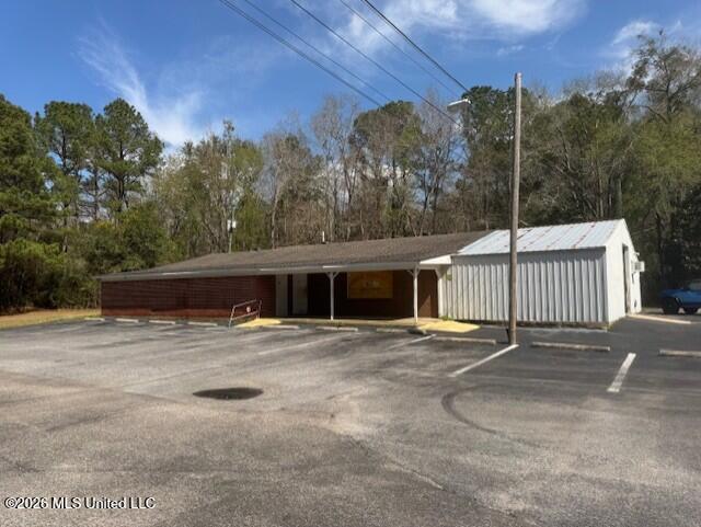 11200 Highway 613 — photo