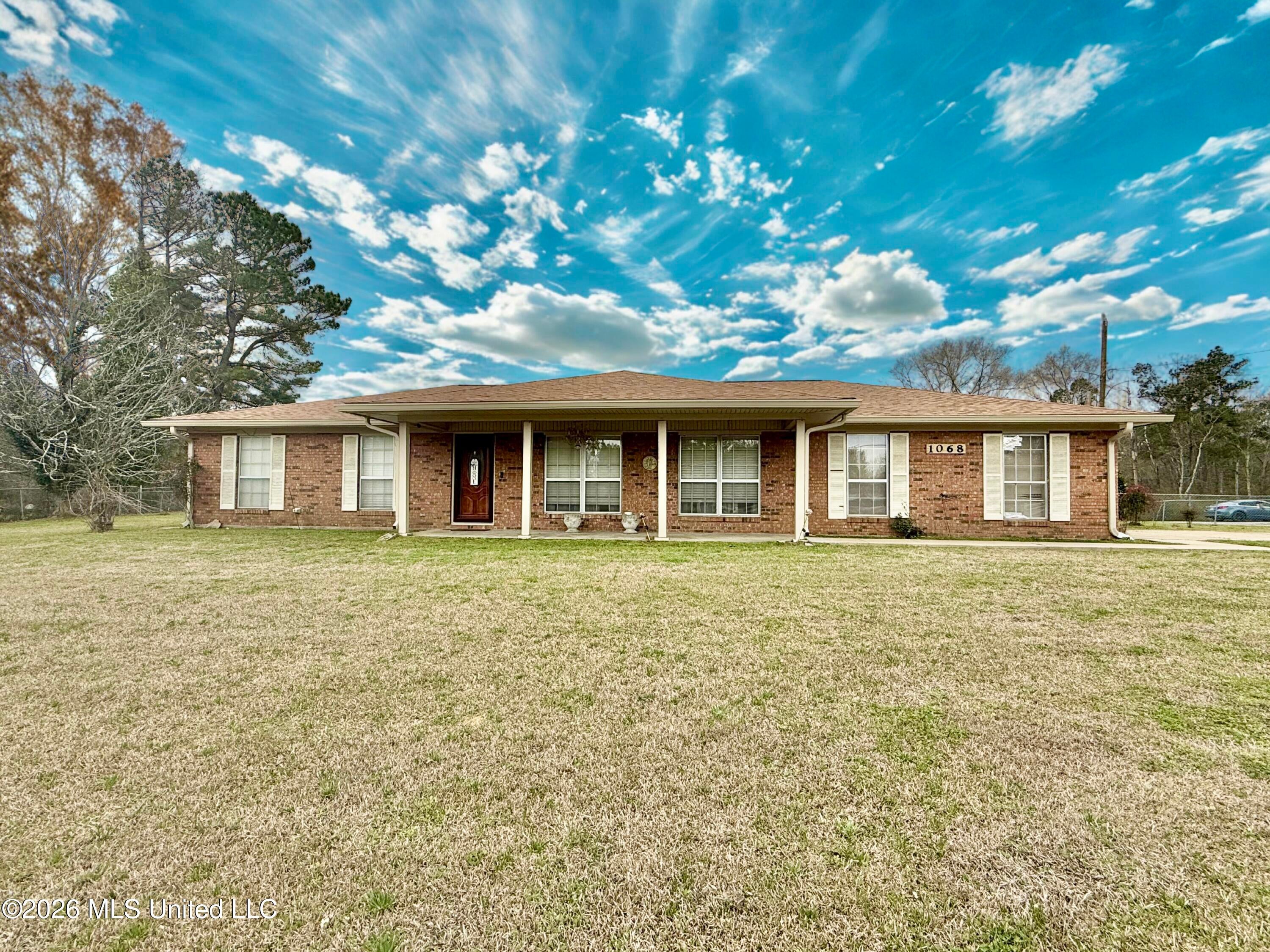 1068 E Gallman Road — photo