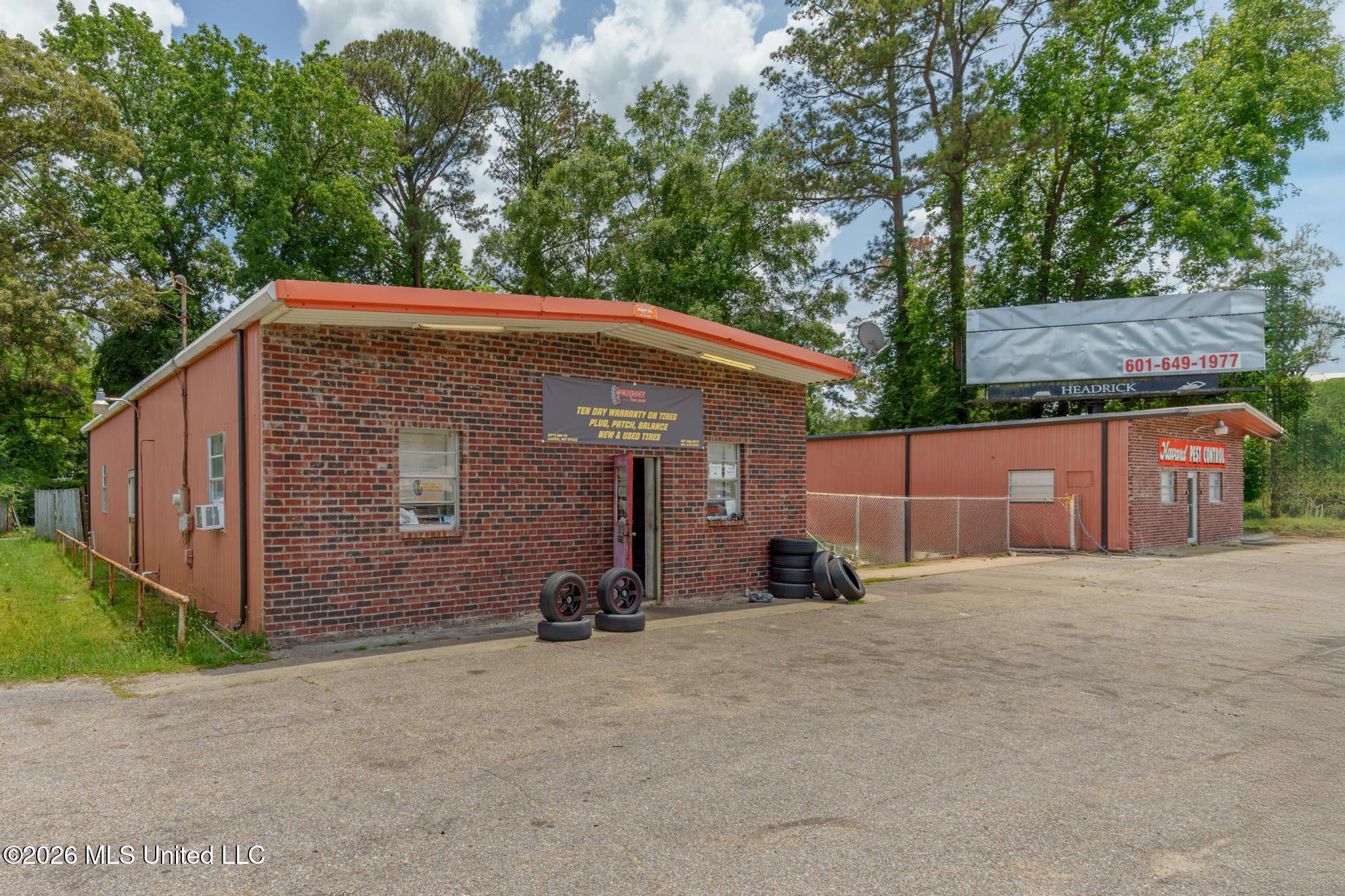 2909&2913 Hwy 15 N — photo