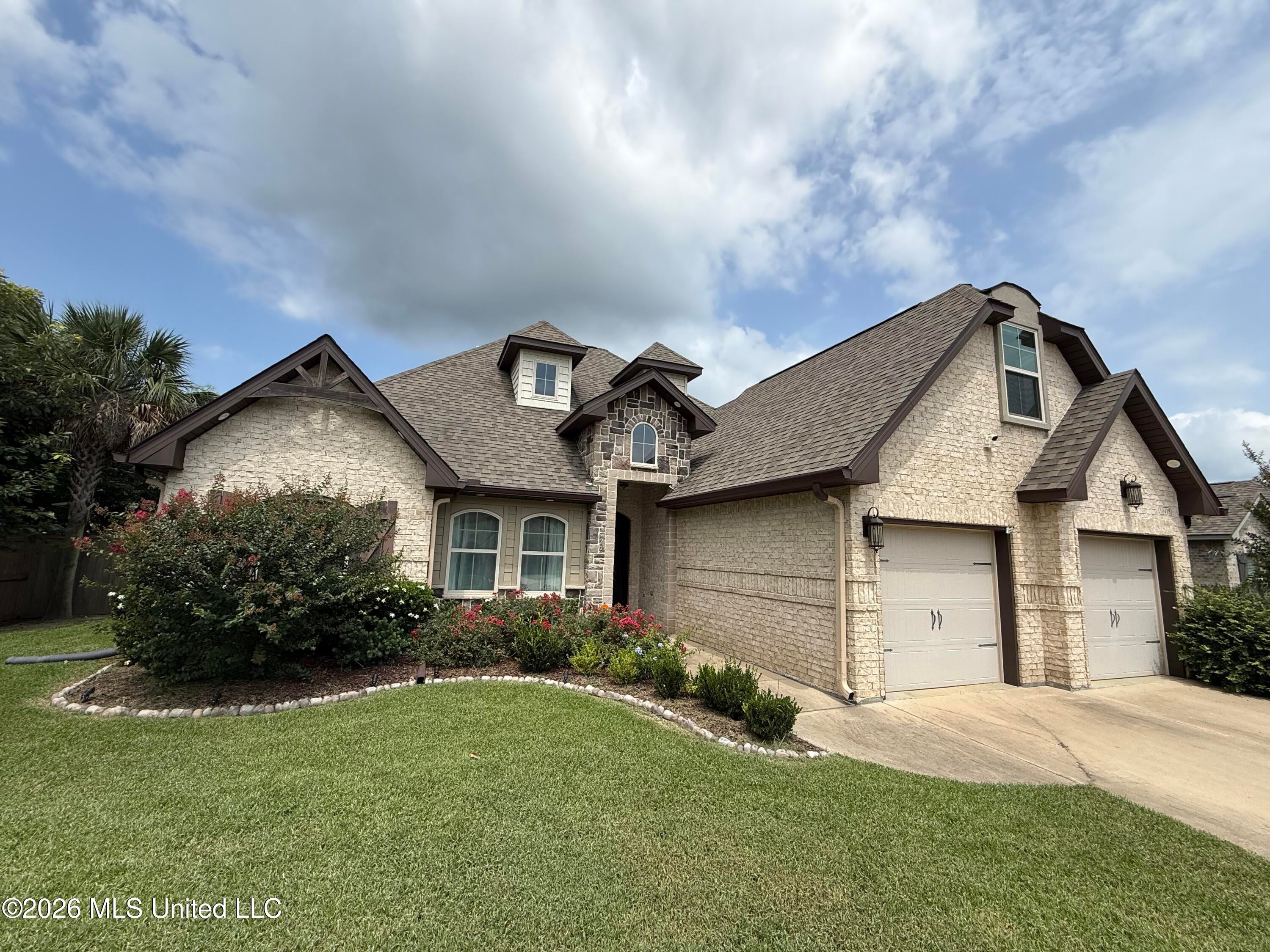 10415 E Landon Green Circle — photo