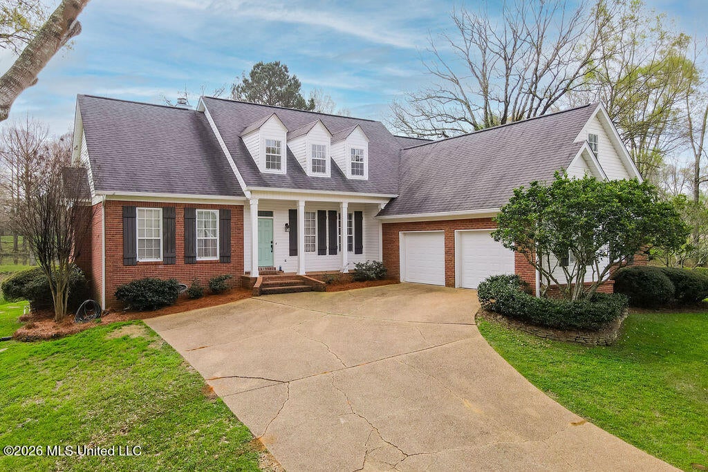 102 Hickory Hills Drive — photo