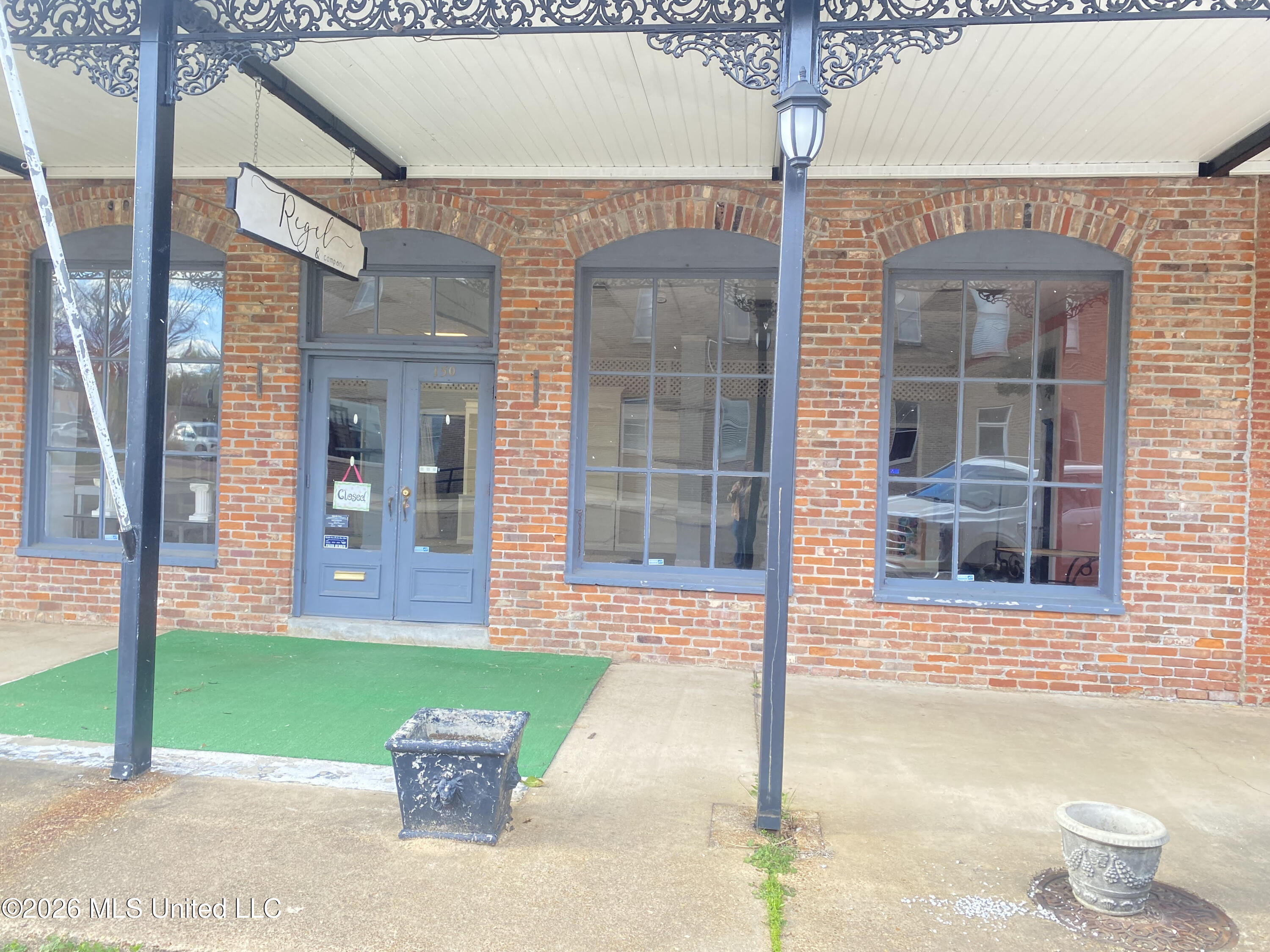 150 E College Avenue — photo